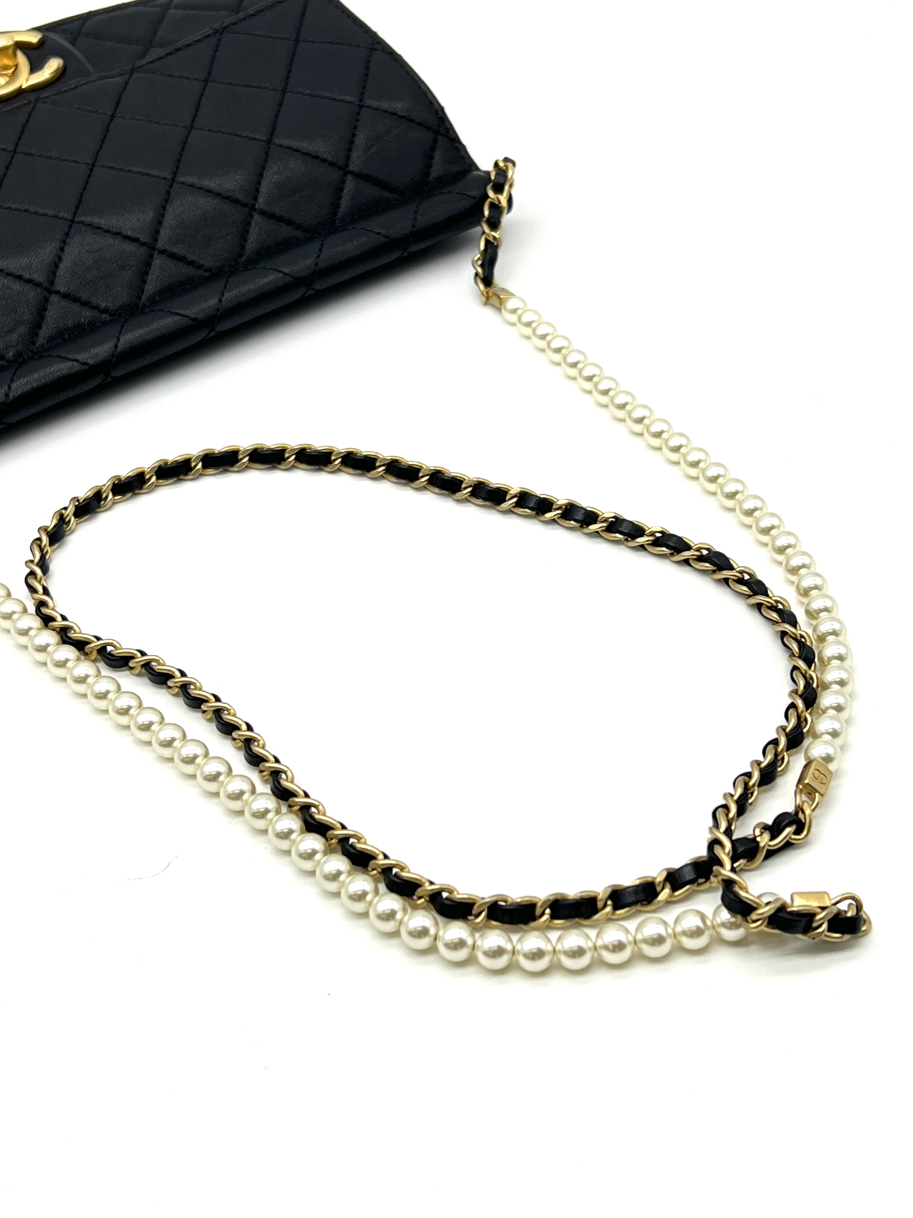 Pre-Owned CHANEL Goatskin Quilted Pearl Chain Flap Bag / Product Code: 26051110