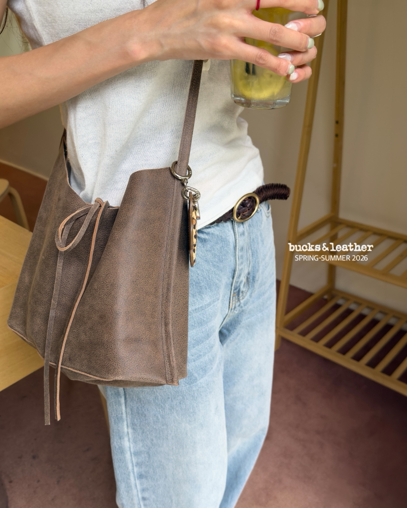 【26SS 】預訂_Flat Cross Bag By Bucks & leather