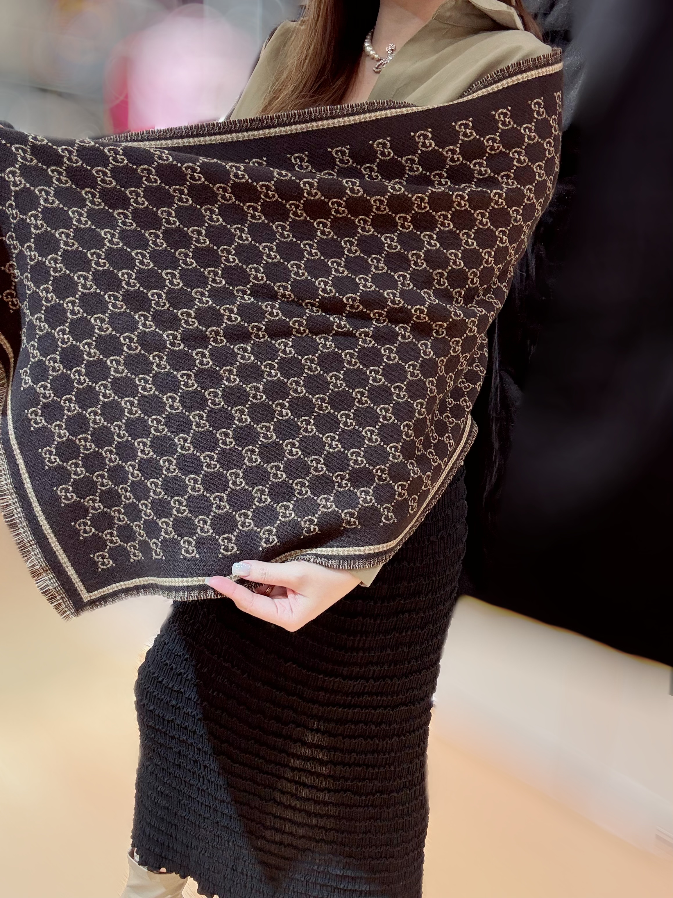 Gucci scarf 836264/brown