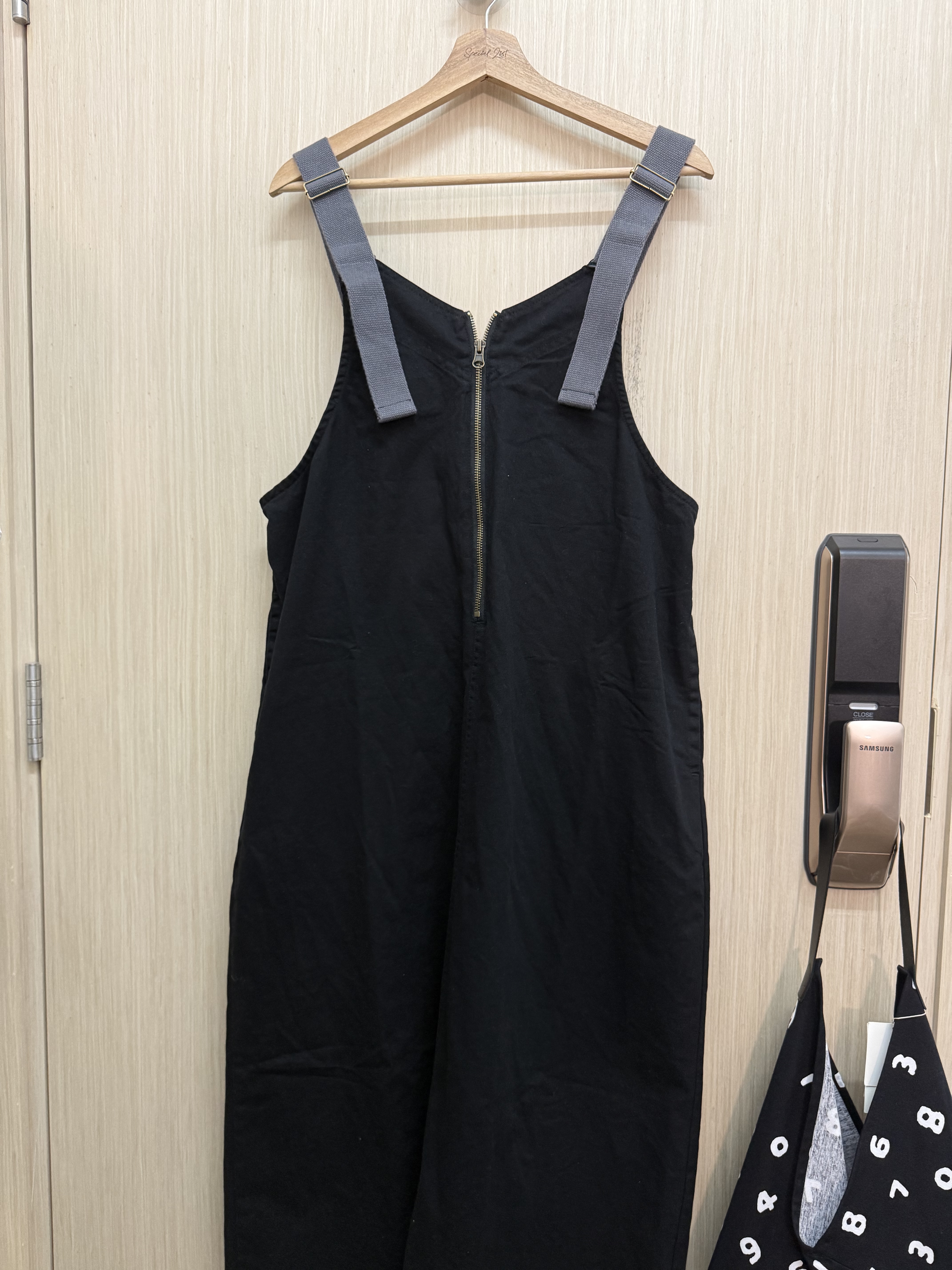 撞色肩帶工人裙（黑𝐱灰）