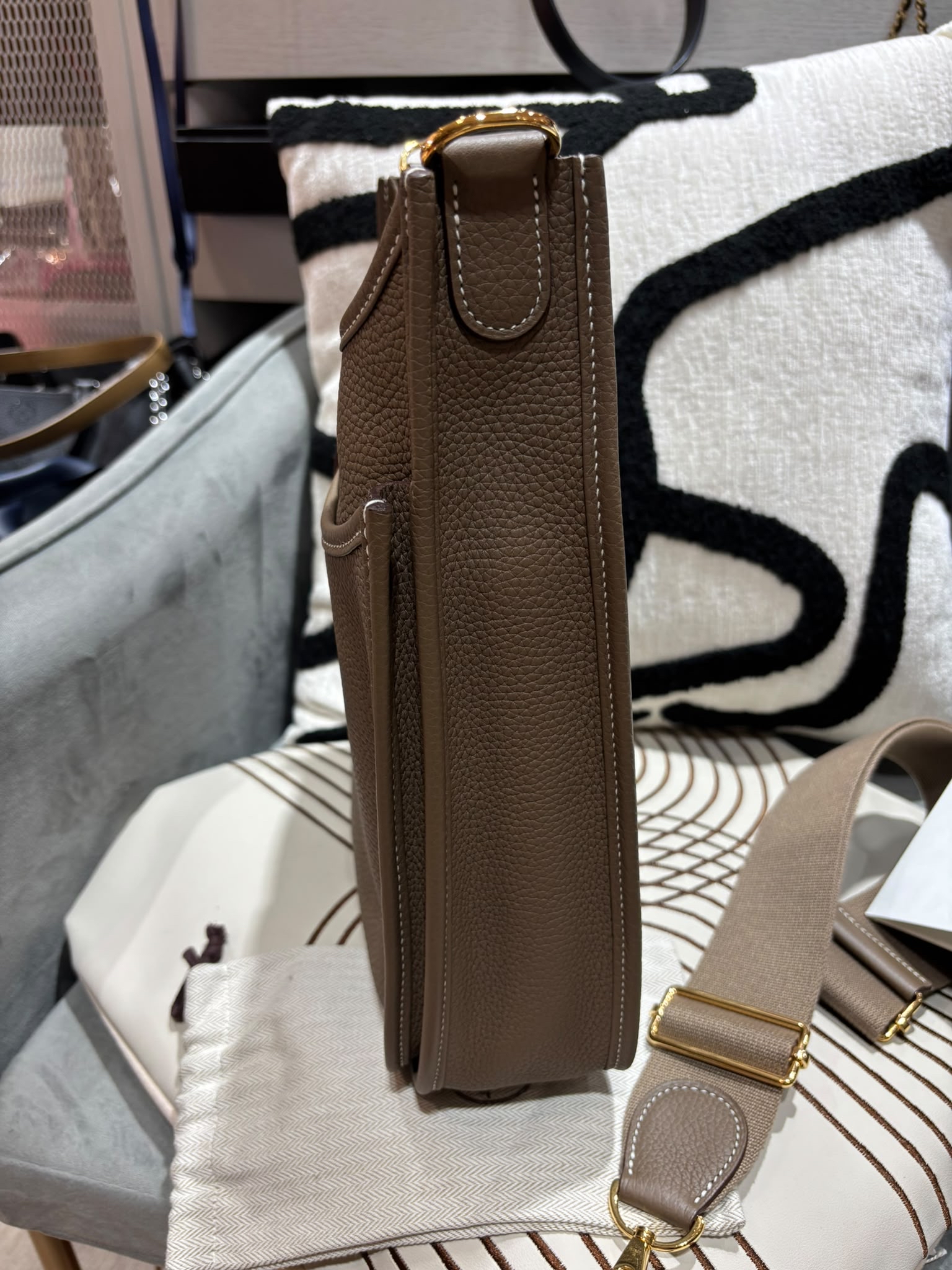 Hermes Evelyne 29 Stamp D Etoupe 大象灰金扣 100%Authentic, 98%New ✅Dust bag✅Box