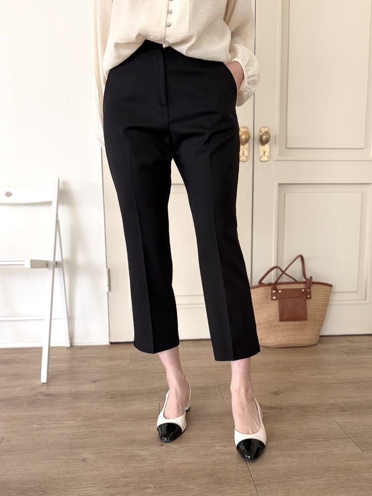 Minimal Tapered Ankle Pants (Black)