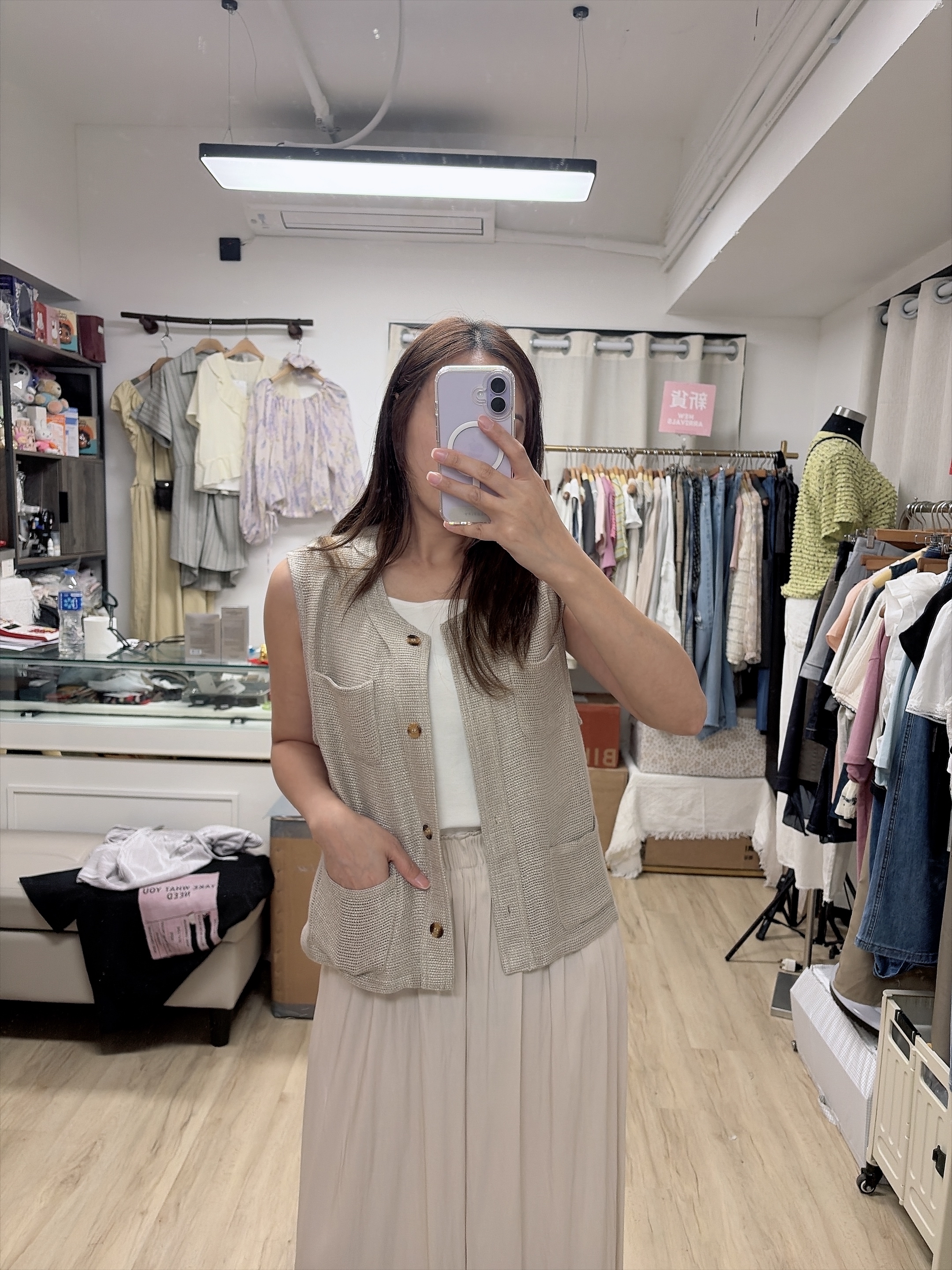 杏色背心外套