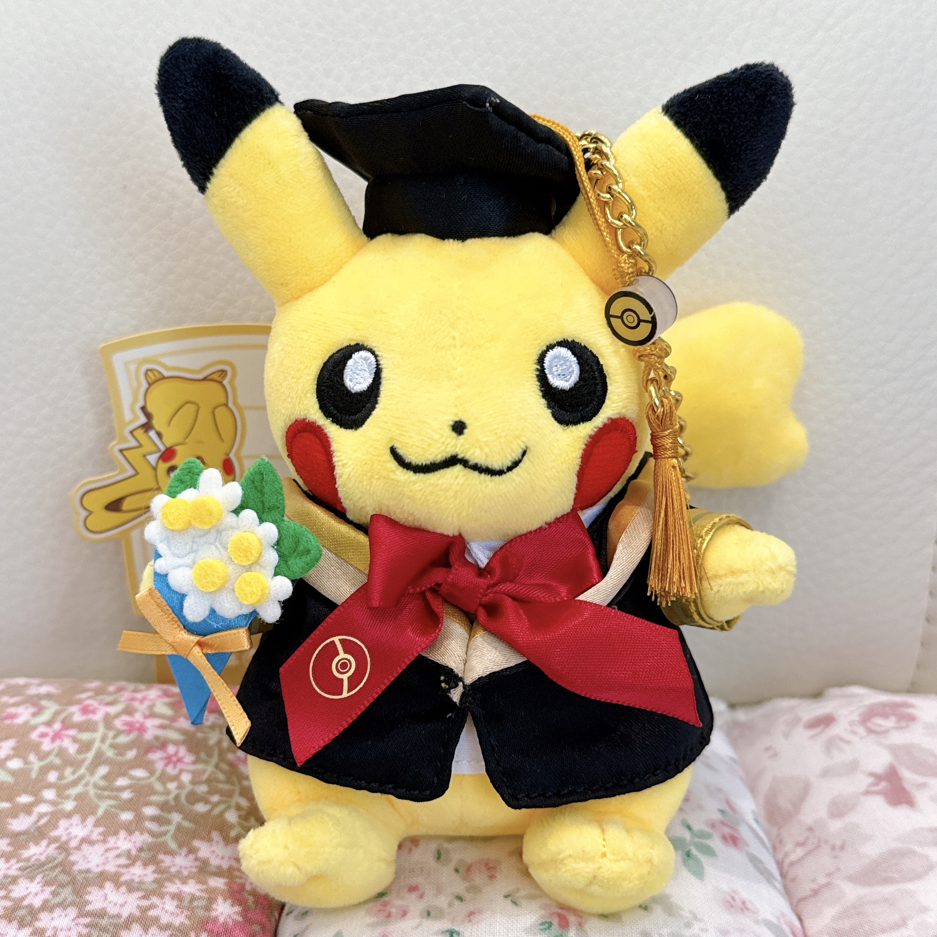 上海Pokemon Center限定比卡超畢業公仔/掛飾