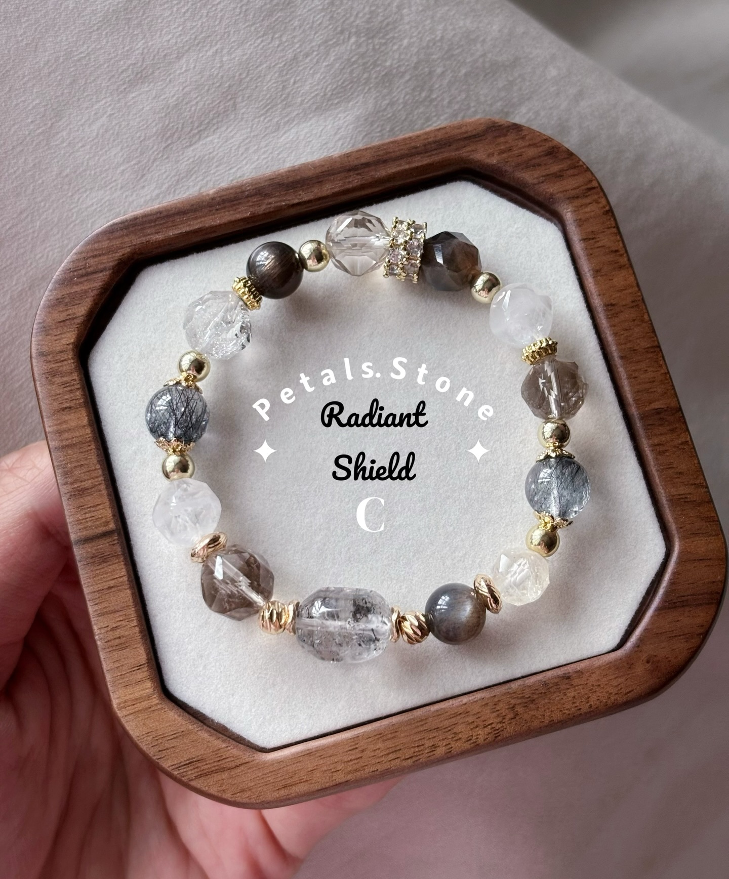 ౨ৎ𝐑𝐚𝐝𝐢𝐚𝐧𝐭 𝐒𝐡𝐢𝐞𝐥𝐝★彡