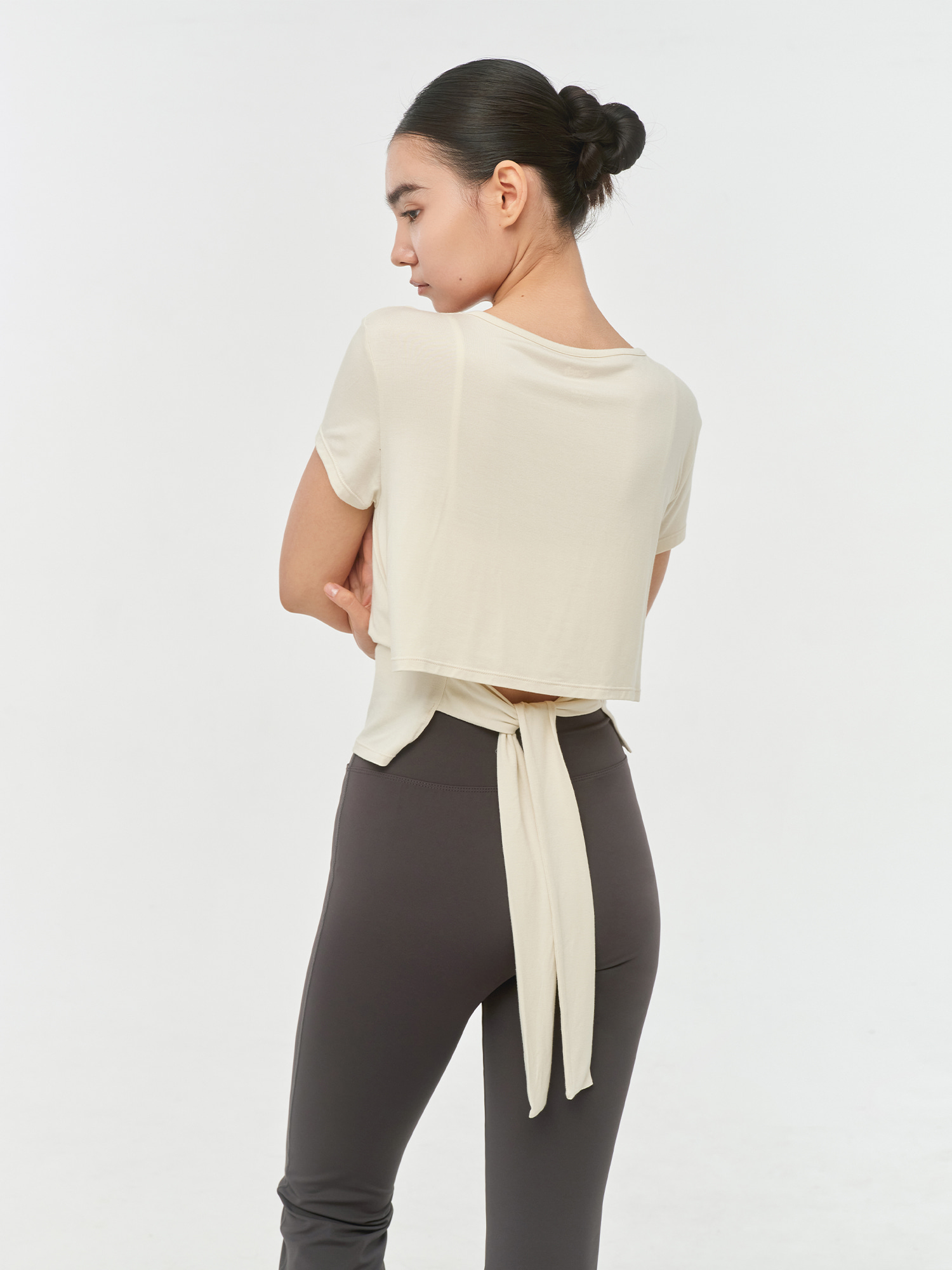 預購_Back strap cover-up short-sleeved T-shirt  by Conch