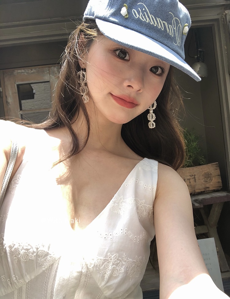 4480 交叉露背吊带上衣