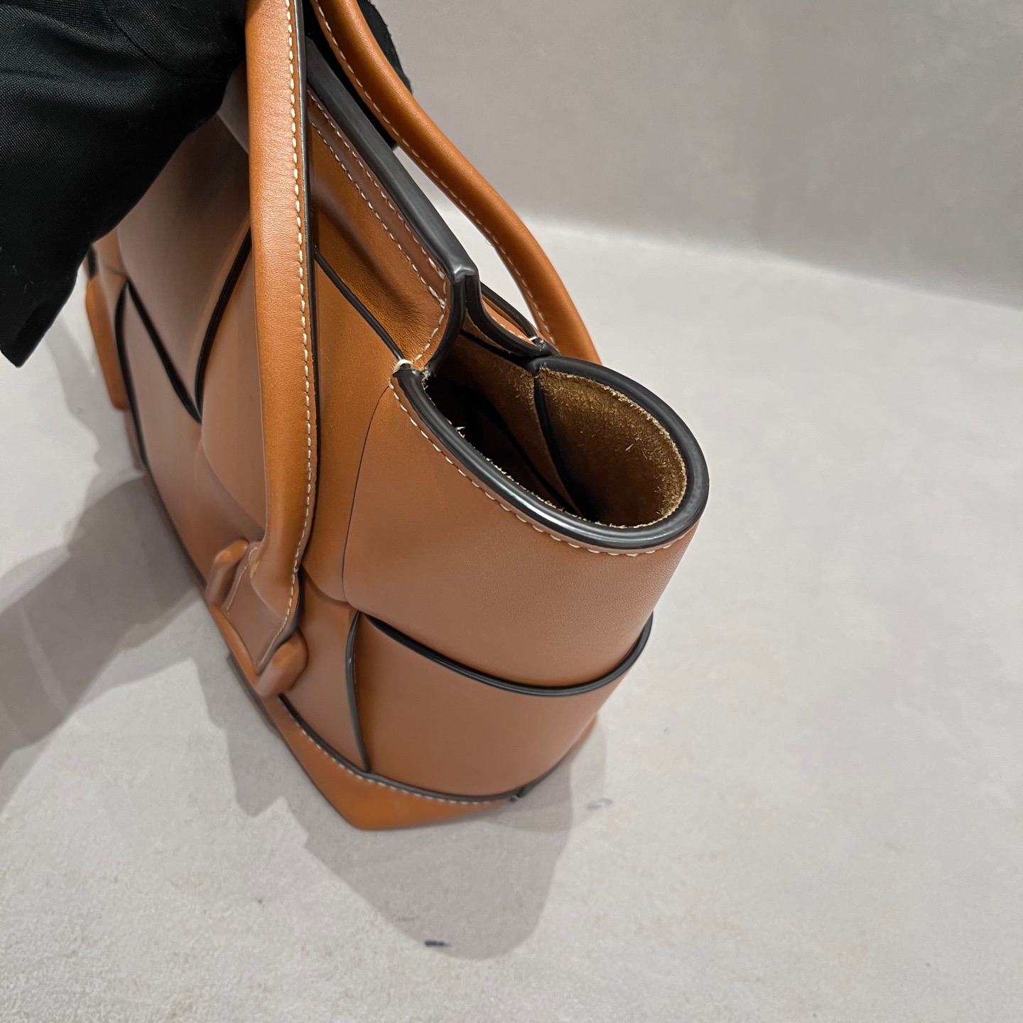 【預訂貨品】BV焦糖色編織牛皮tote