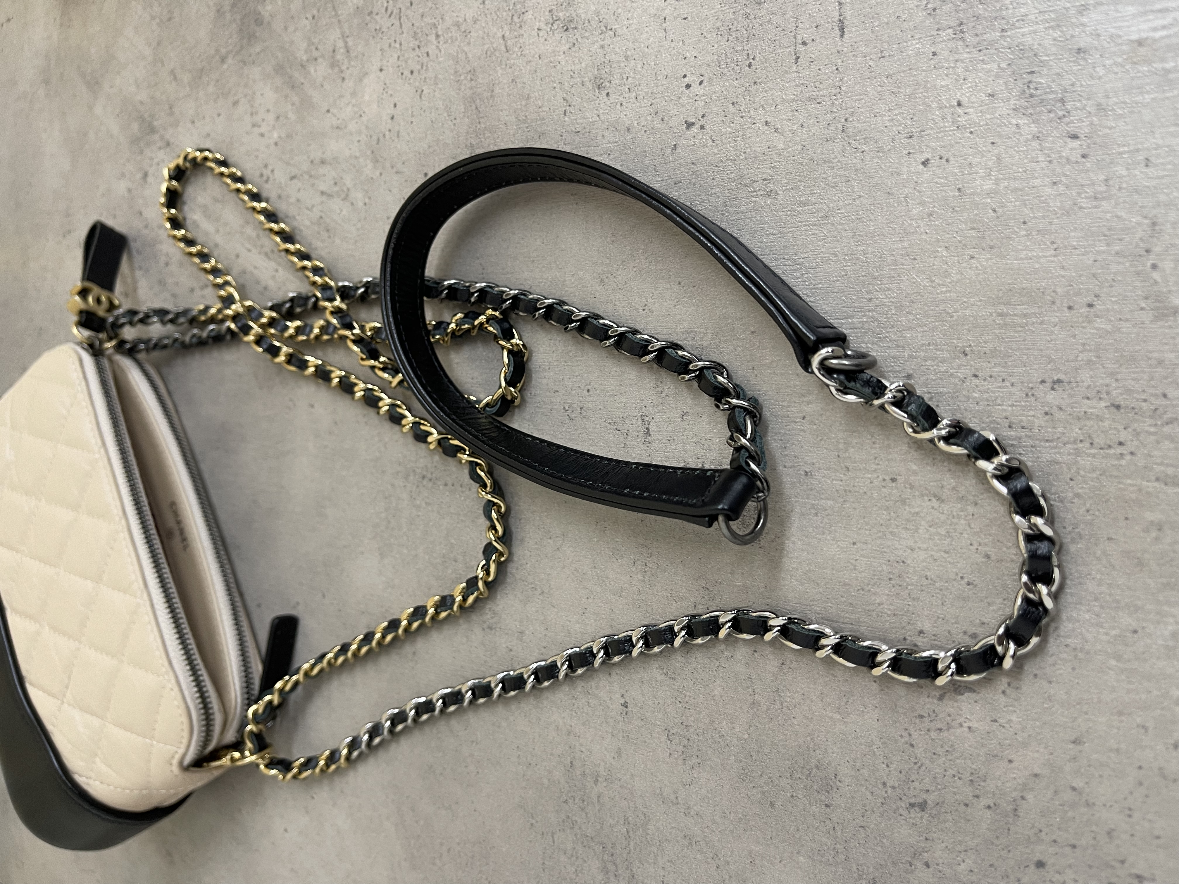 Pre-owned Chanel Gabrielle Clutch/ Product Code: 26012406