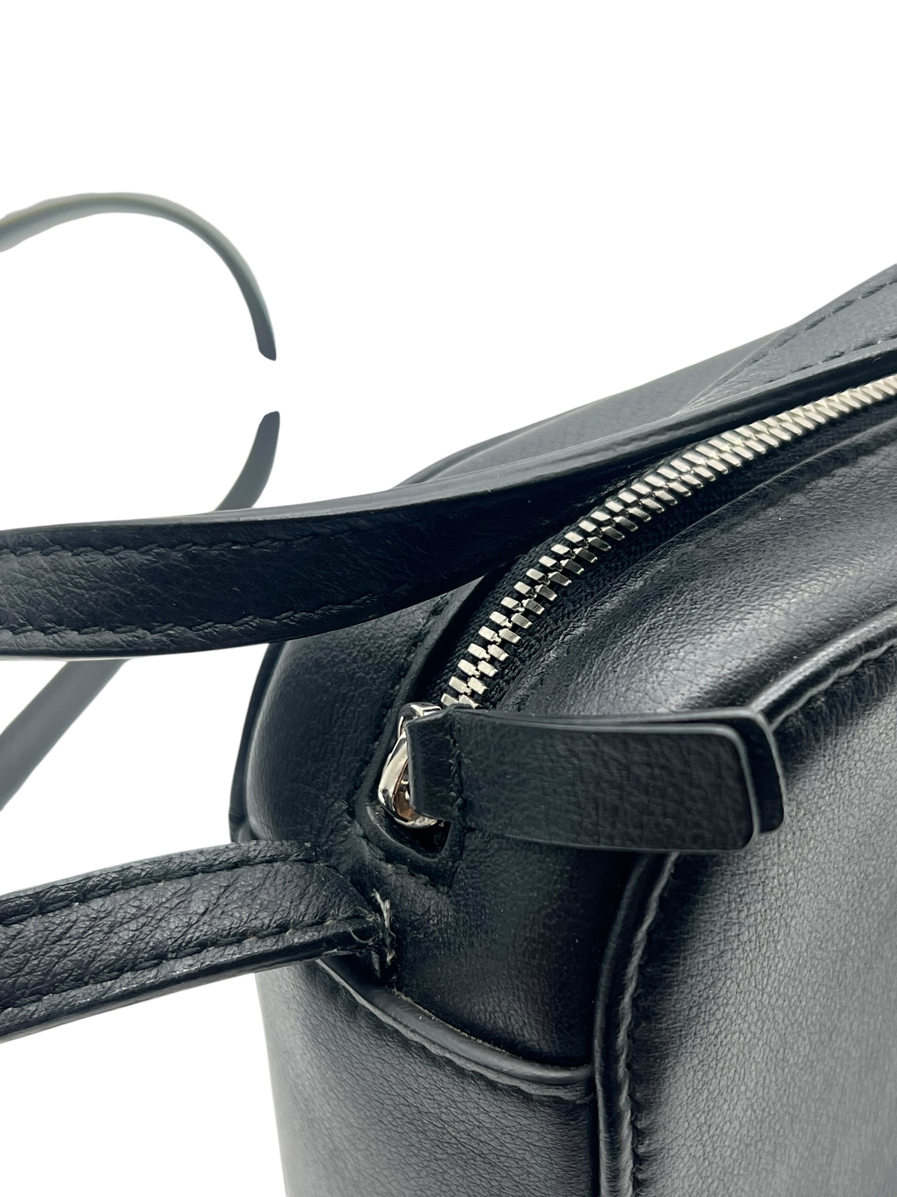 Pre-Owned BALENCIAGA Everyday Camera Bag / Product Code: 061407