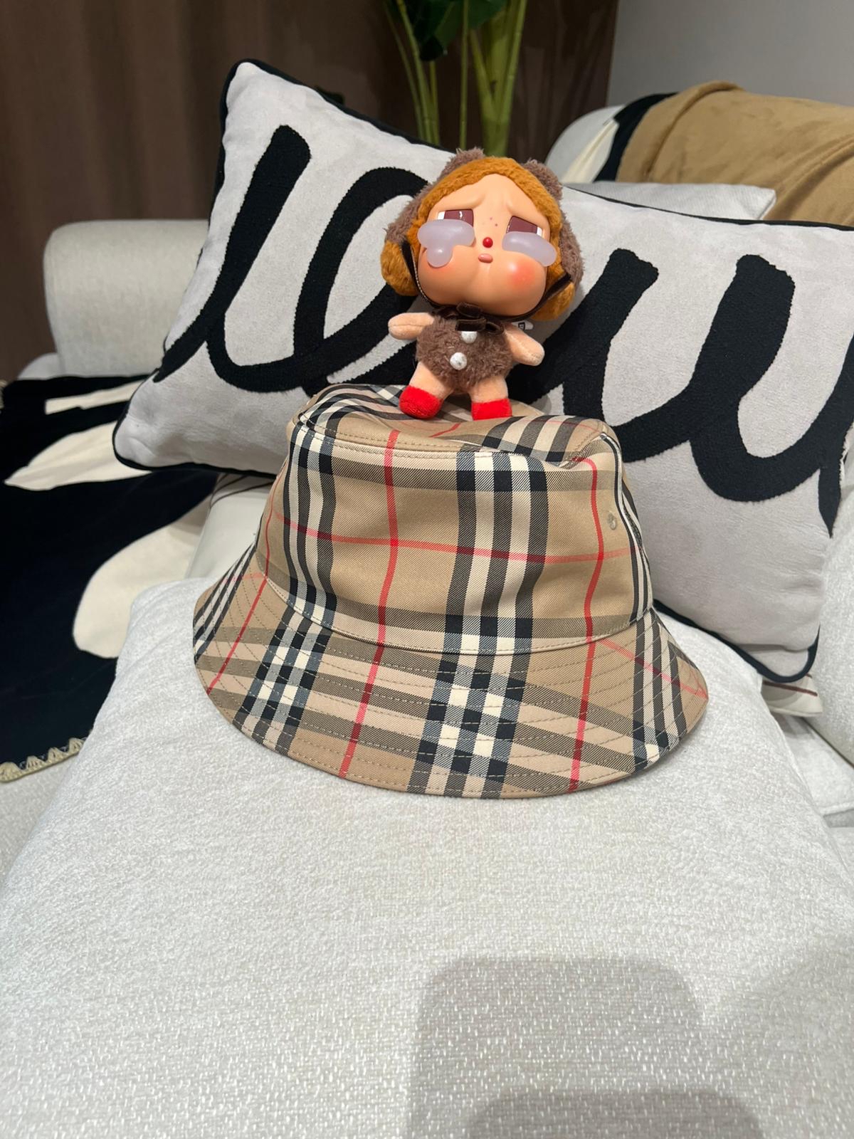 Burberry bucket hat 100%Authentic ,99%new ✨專門店售價$3100📣 