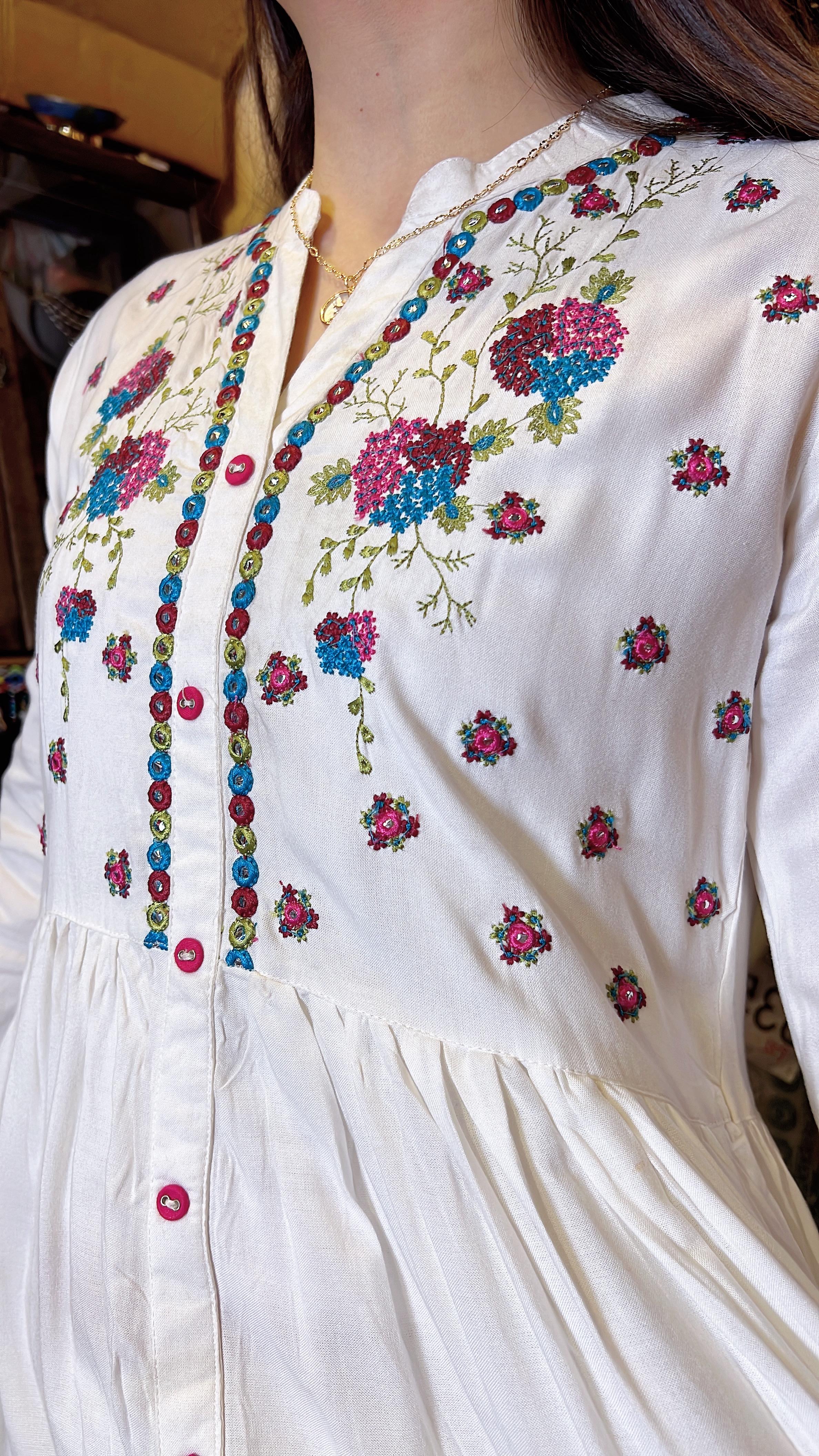 Milky White Emb. Hydrangea OP #004