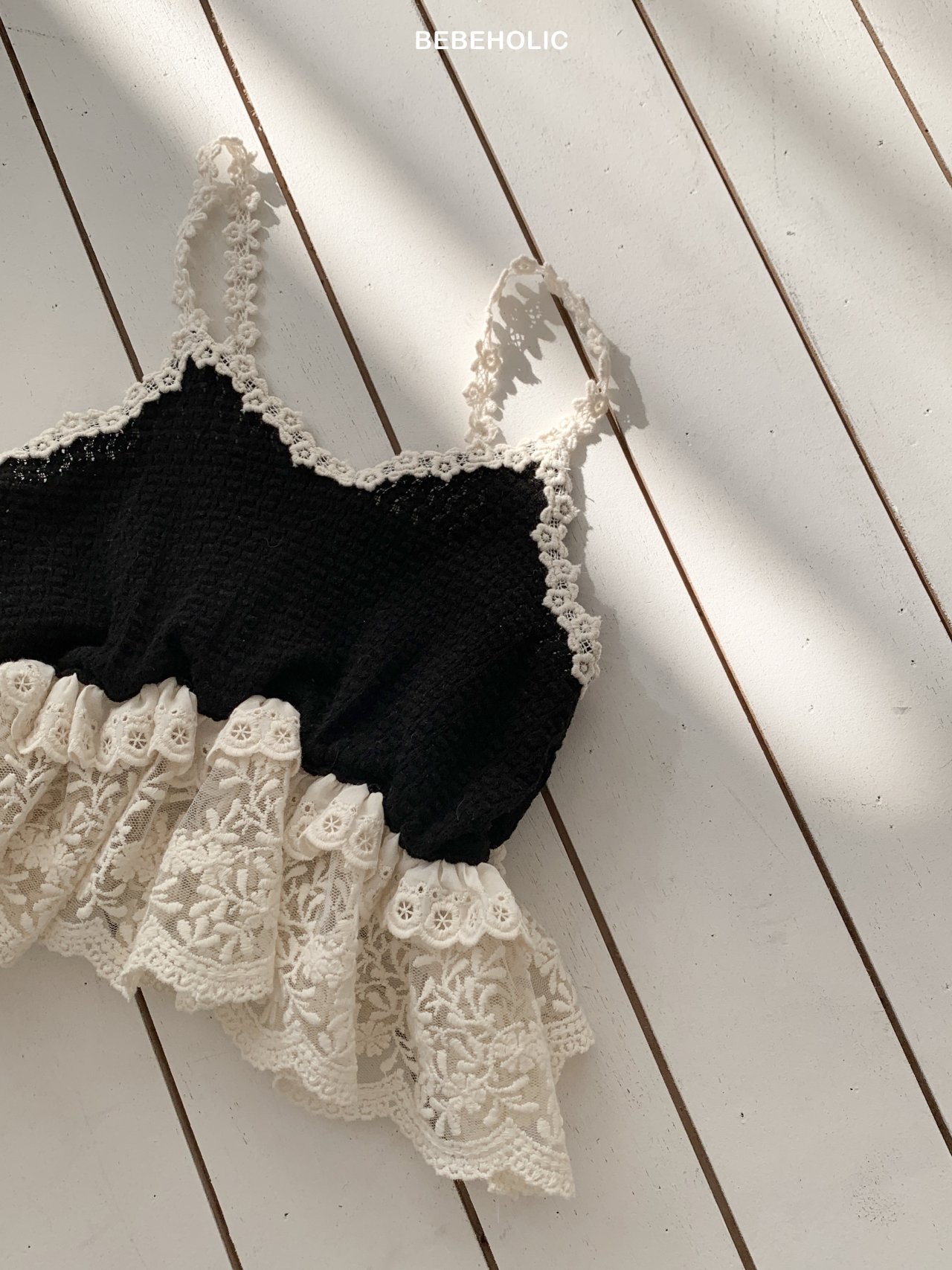 🌸預訂 韓國直送🌸🇰🇷BEBEHOLIC兩色標籤蕾絲花邊吊帶胸衣