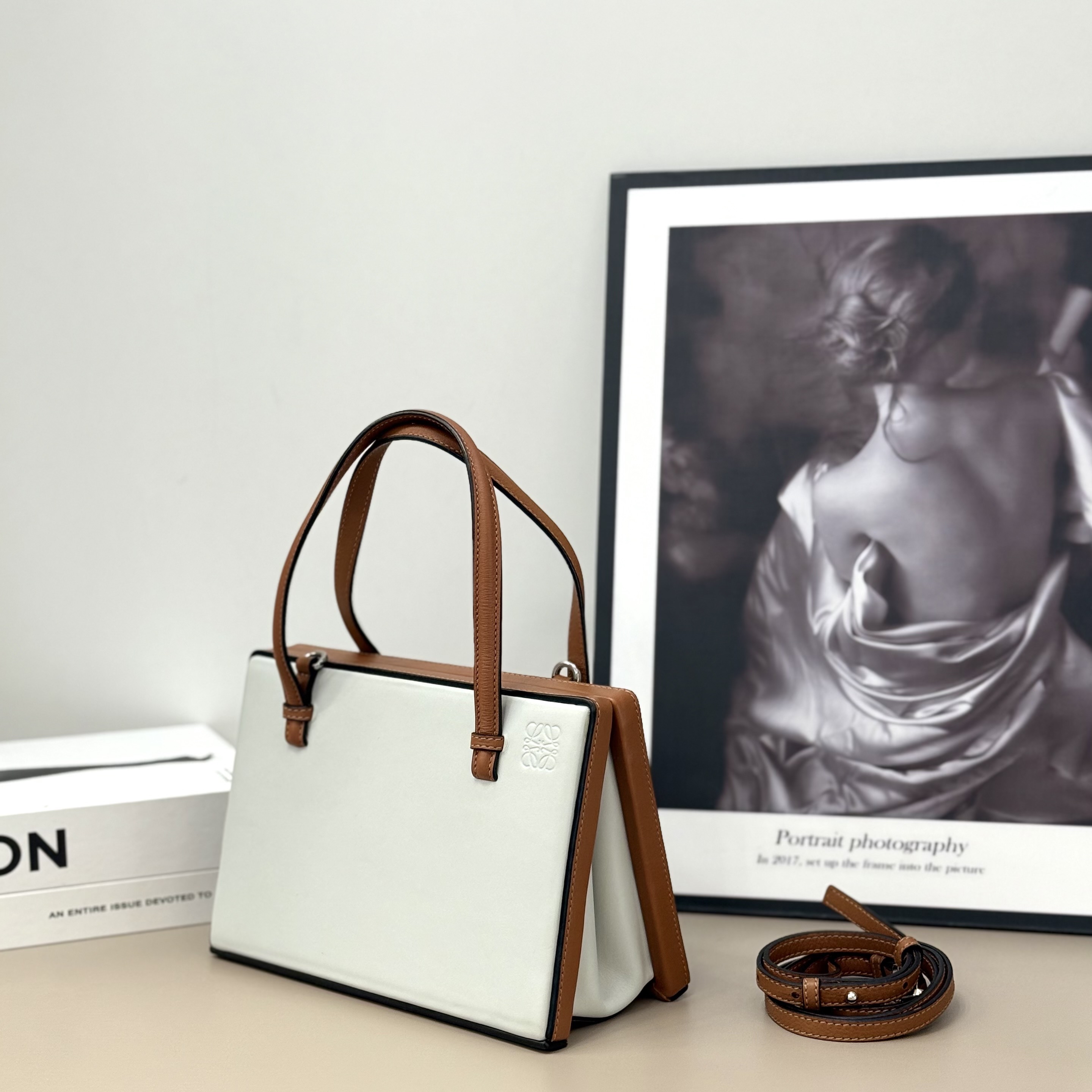 【預訂貨品】Loewe postal bag