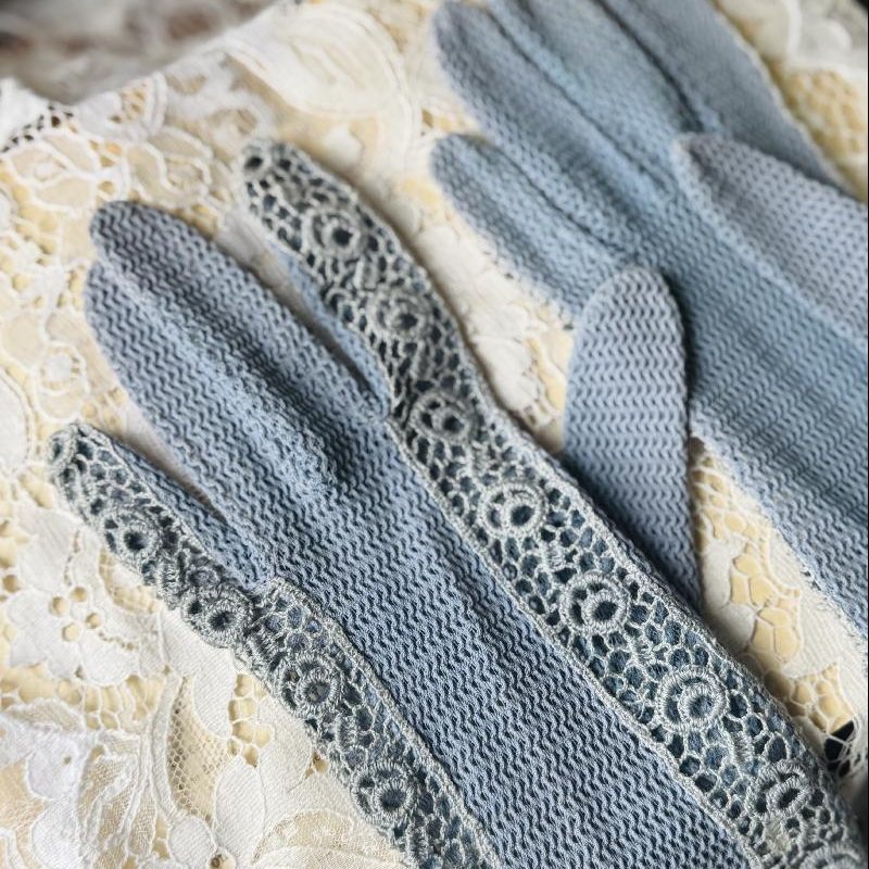 Vintage Mid-Century Purplish Blue Hand Crochet Elegant Gloves - 7"(MT2321)