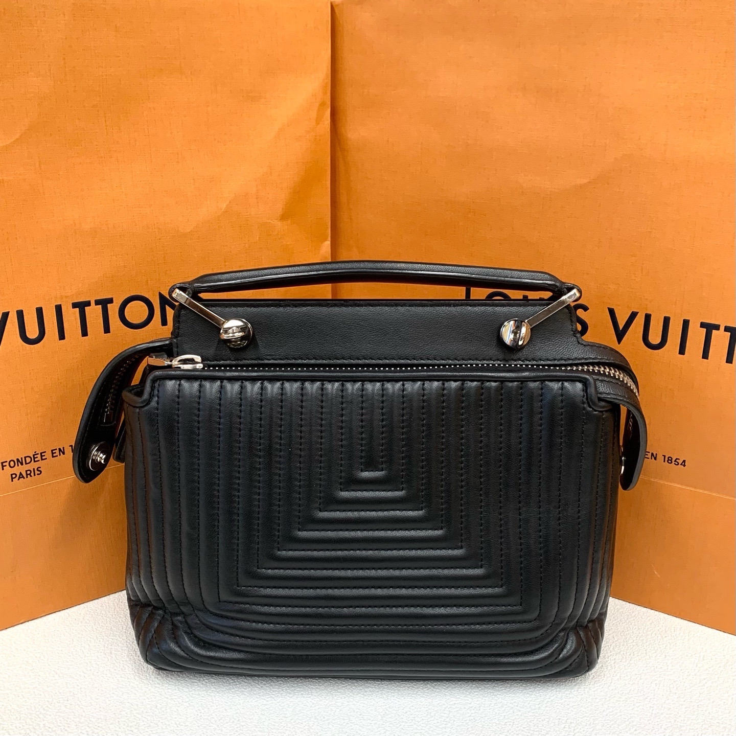 【預訂貨品】Fendi Dotcom黑銀牛皮斜孭袋