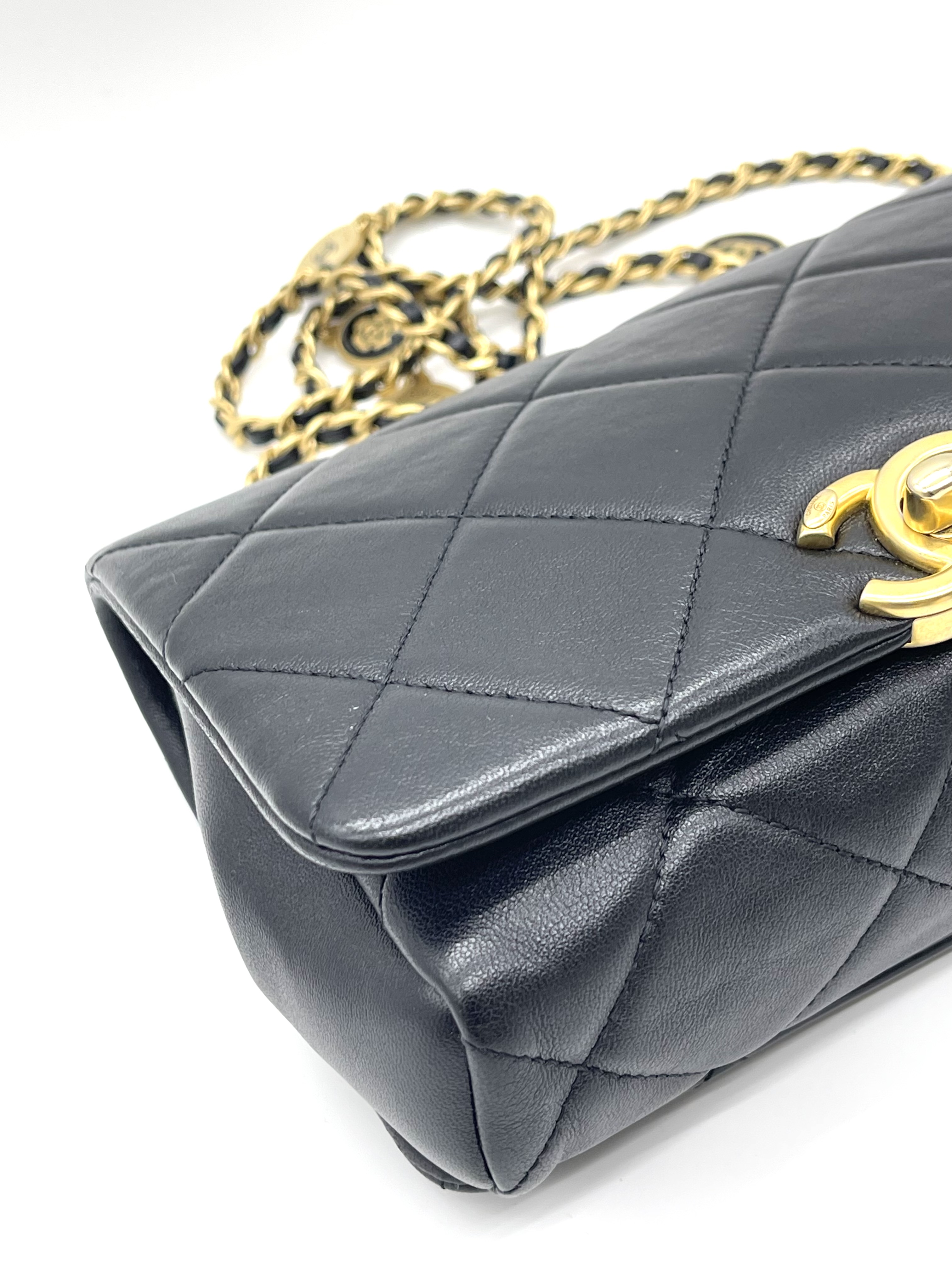 Pre-owned Chanel24s mini flap bag / Product Code: 26031420