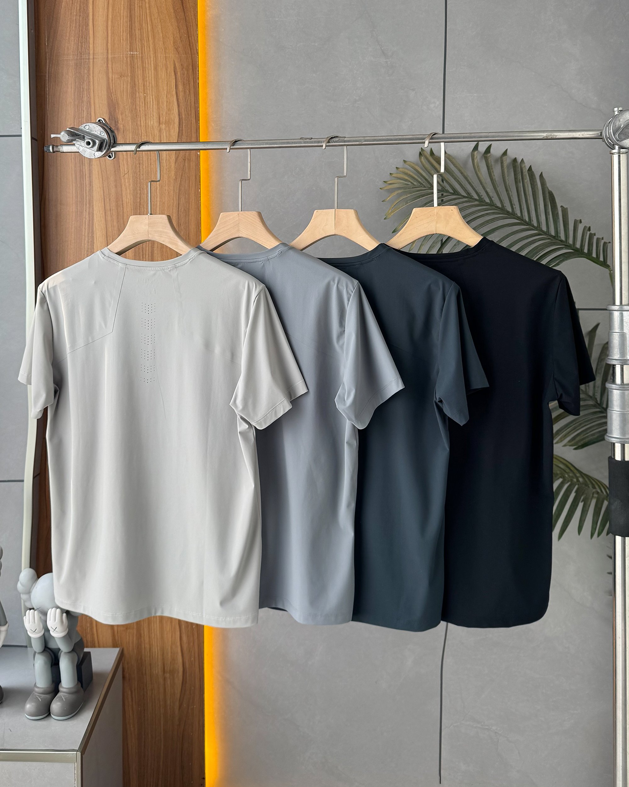 $158件。2件起$150件。。ARC'TERYX 始祖鳥 冰絲速乾圓領T恤（戶外機能款）想搵件涼爽又有質感嘅Tee？呢款真係性價比超高💯