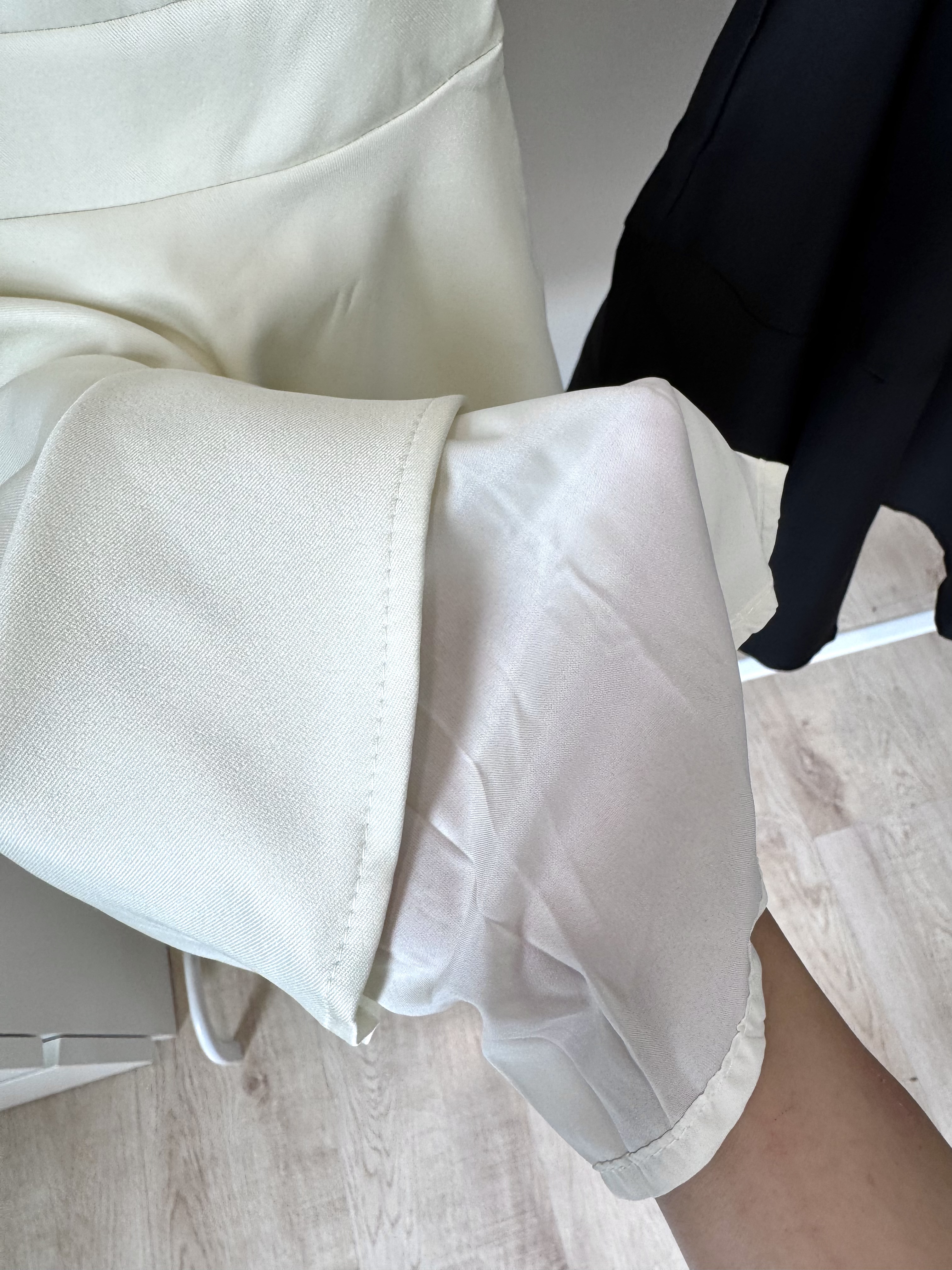 Mavis Dress 法式宽肩A字气质连衣裙 （ 2 Colours )