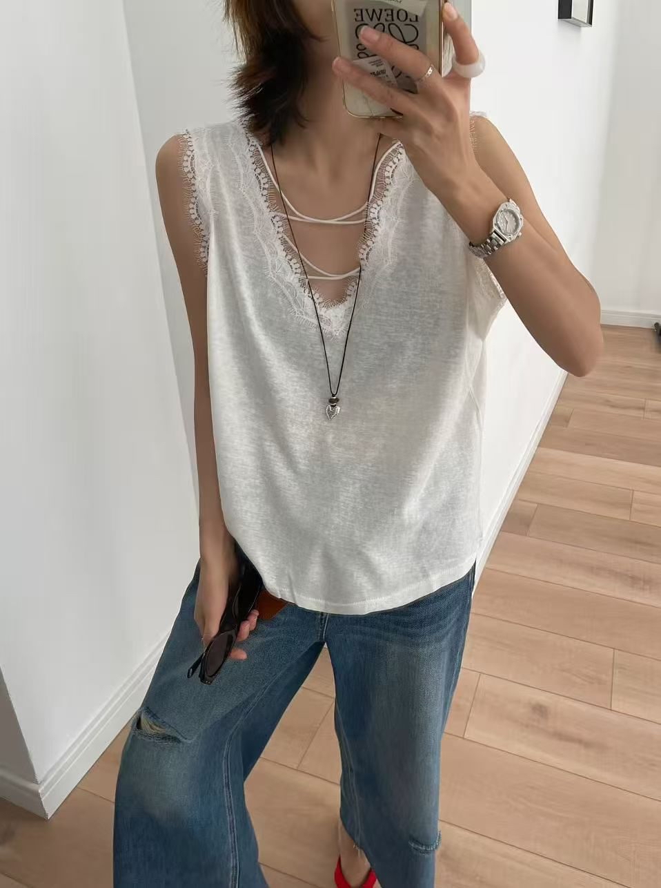Lace 邊V 領背心 