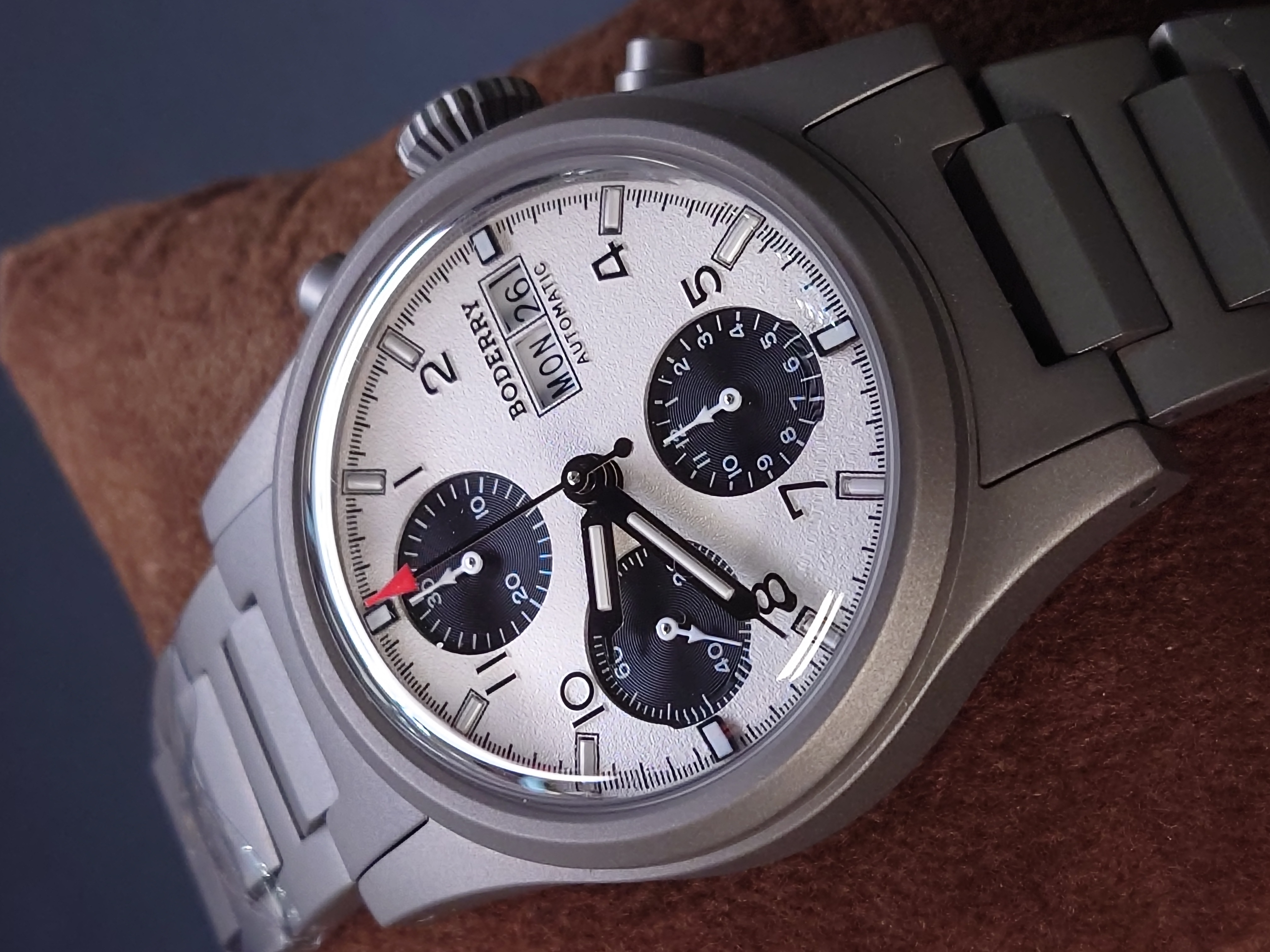 Boderry Landmaster Titanium Chronograph Automatic -  BD-A18T-04B WHPanda