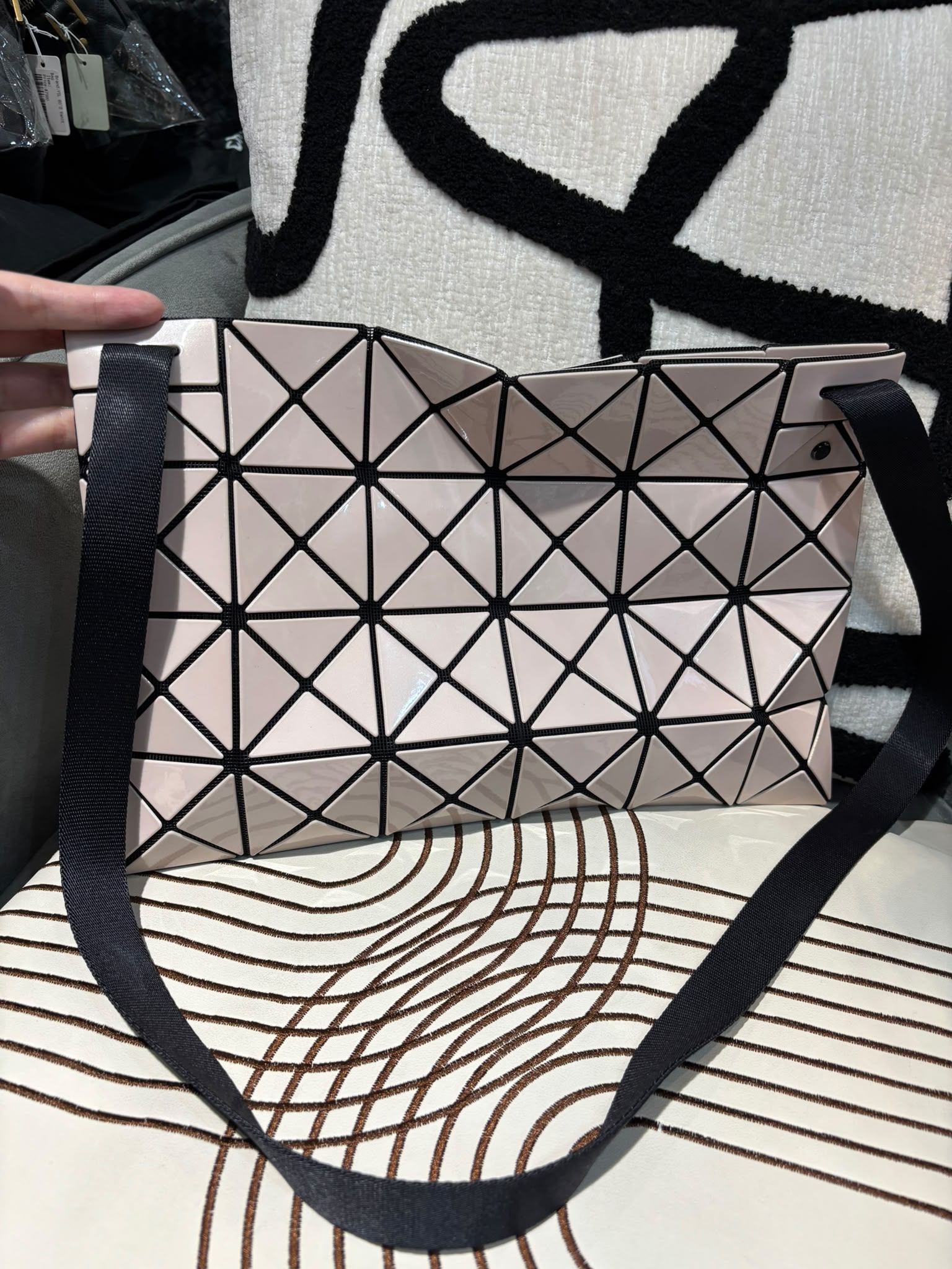 Issey Miyake bao bao crossbody bag 100%Authentic, 98%New ✅Dust bag