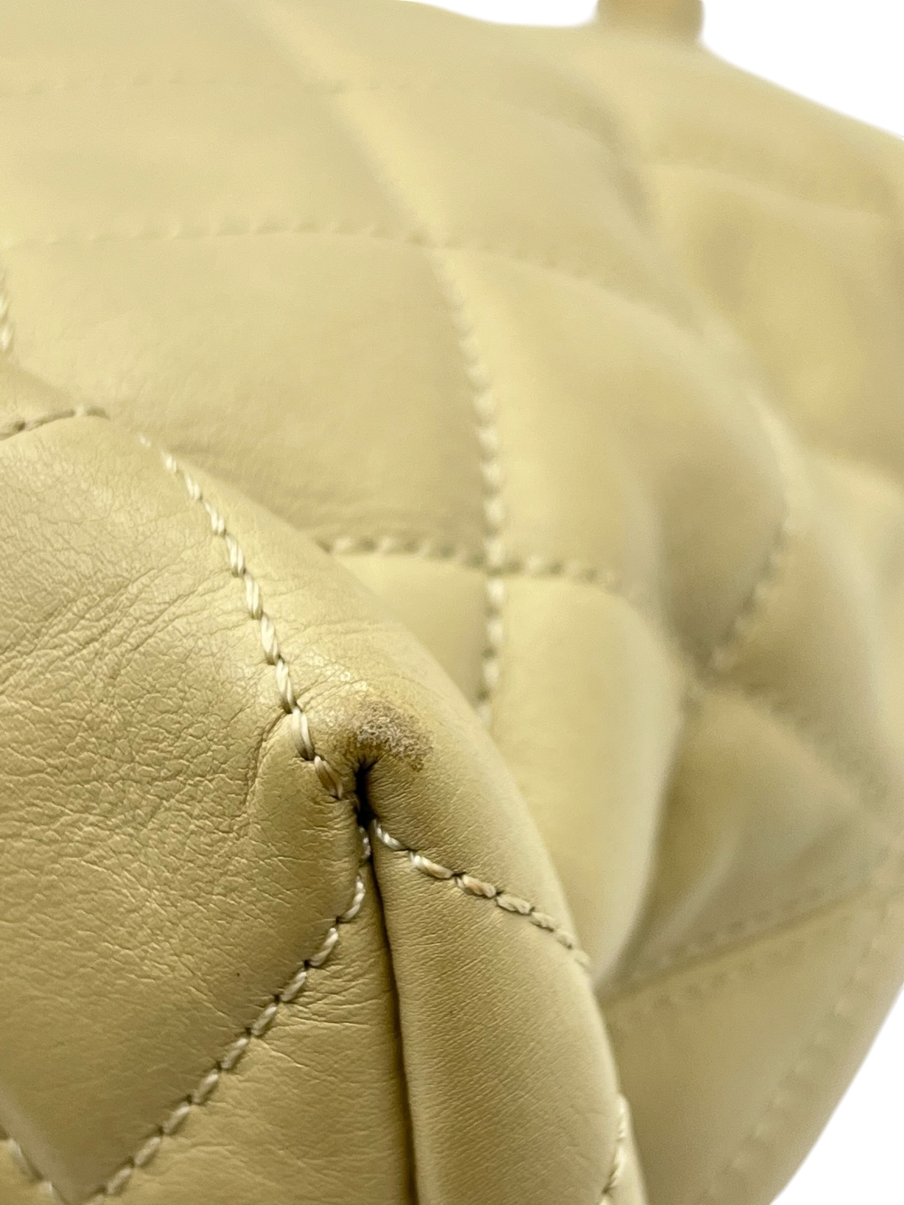 Pre-Owned CHANEL Handbag / Product Code: 26060505