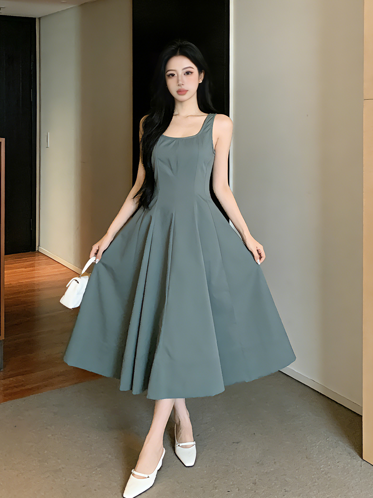 City Ease Midi Dress M138