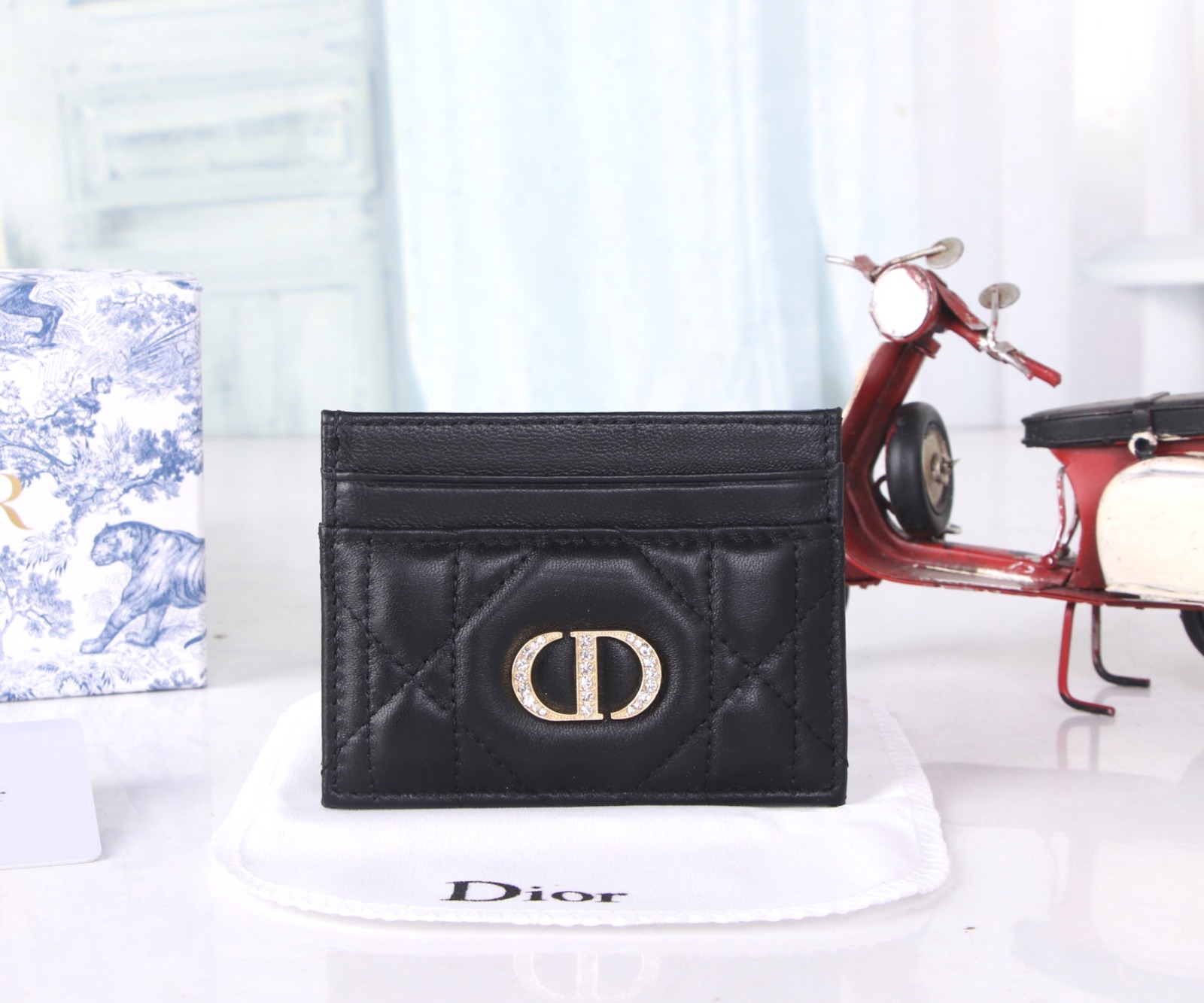 【原單】Dior Caro Freesia 鑲鑽卡包