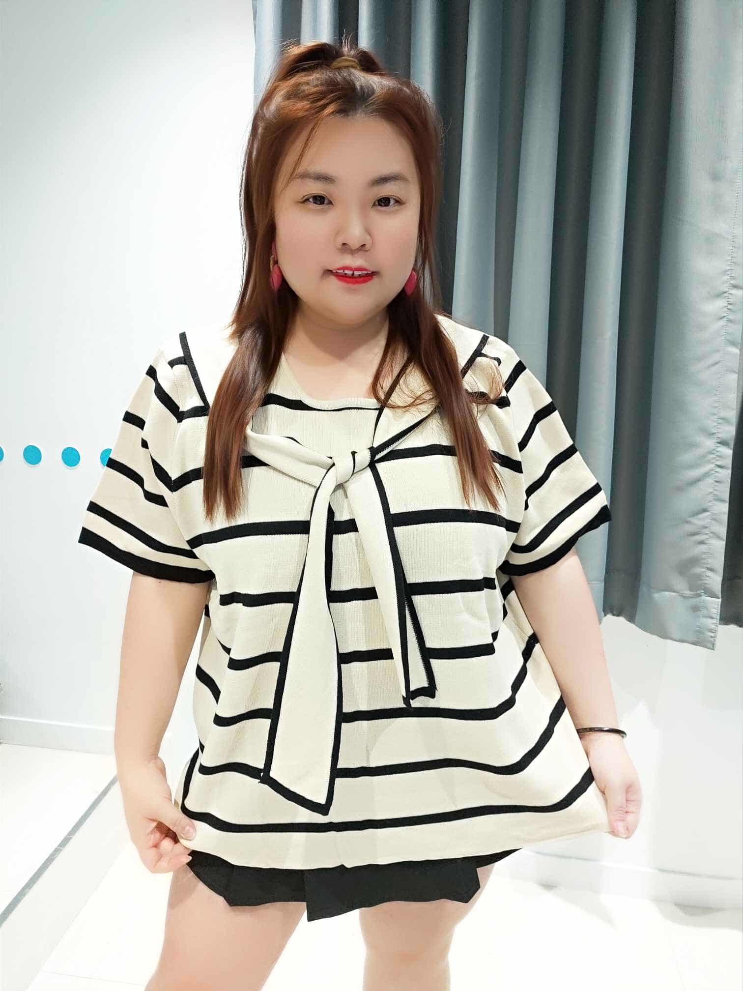 ENC10 DSA10 可绑带线条设计针织上衣