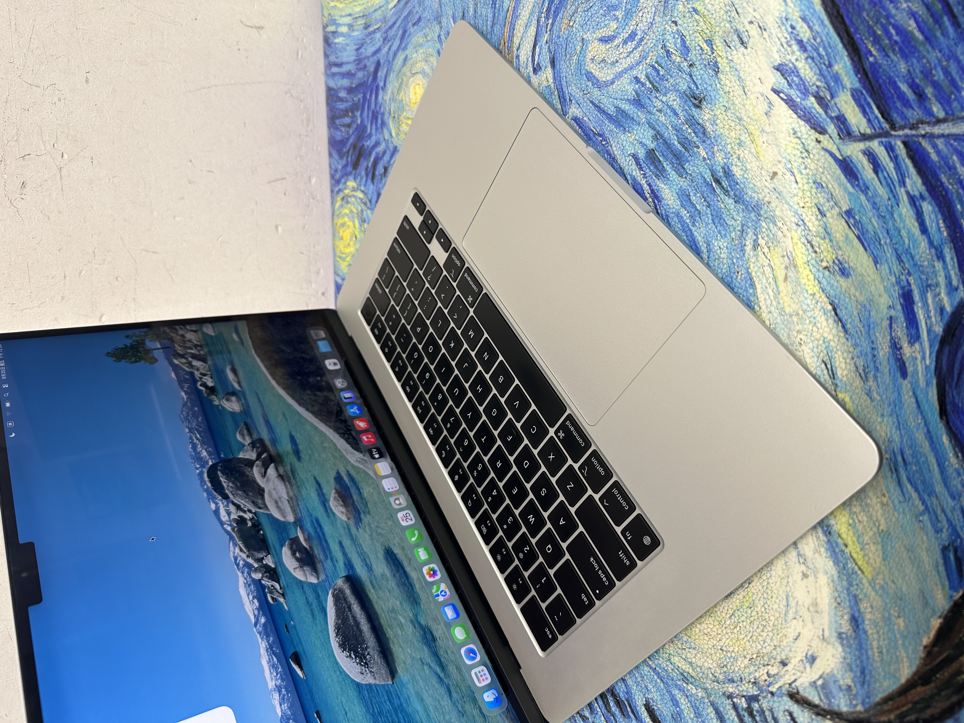 #6179 APPLE  MacBook Air M2 2023 M2 CPU/8GB Ram/256GB SSD/8核心GPU/Liquid Retina XDR Mon/15吋/銀色🩶/Laptop /Notebook / Gaming / 文書機 / Movie / Netflix