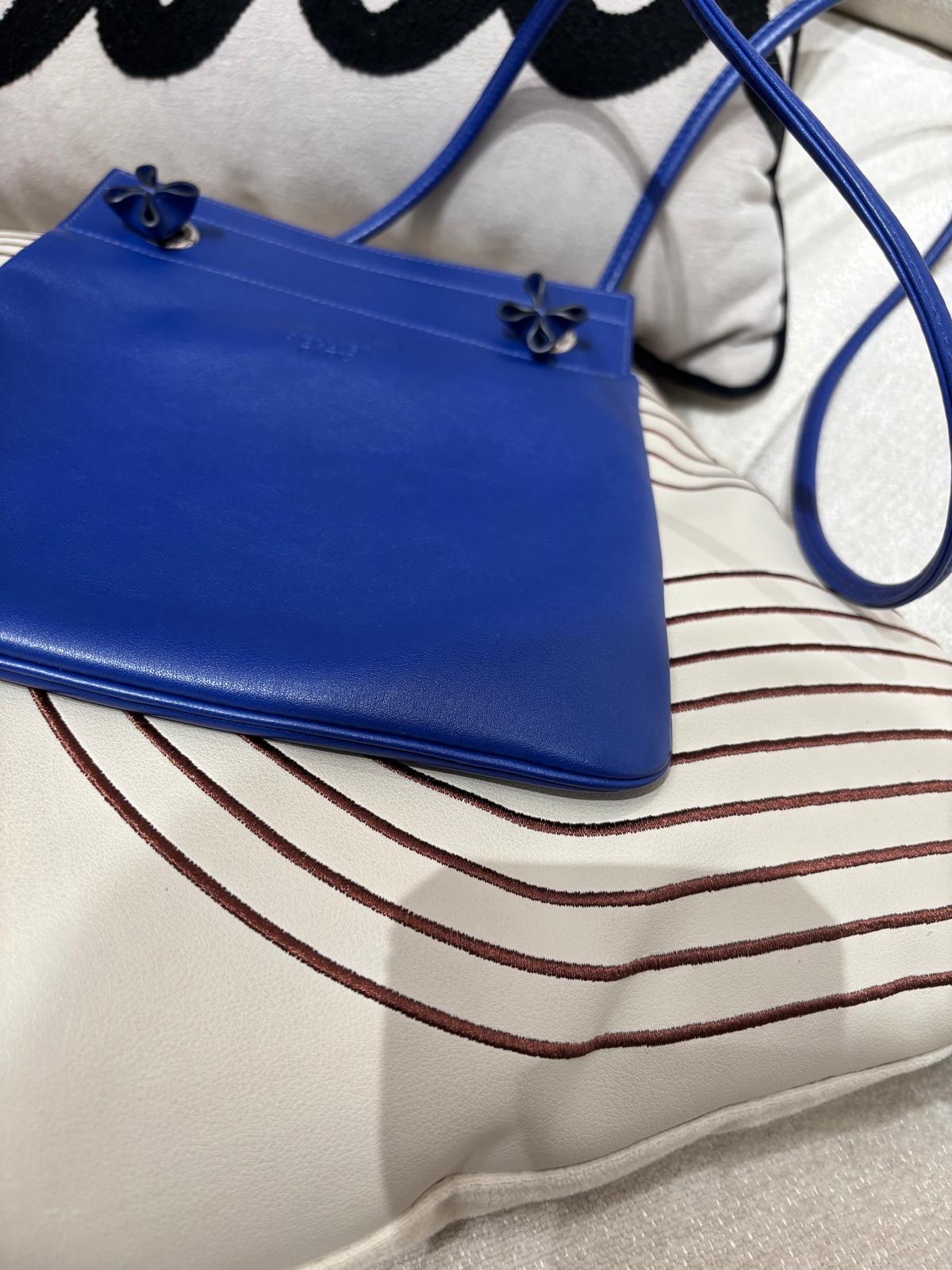 Hermes Aline Calfskin 100% Authentic , 95%New ✅Dust bag ✅收據