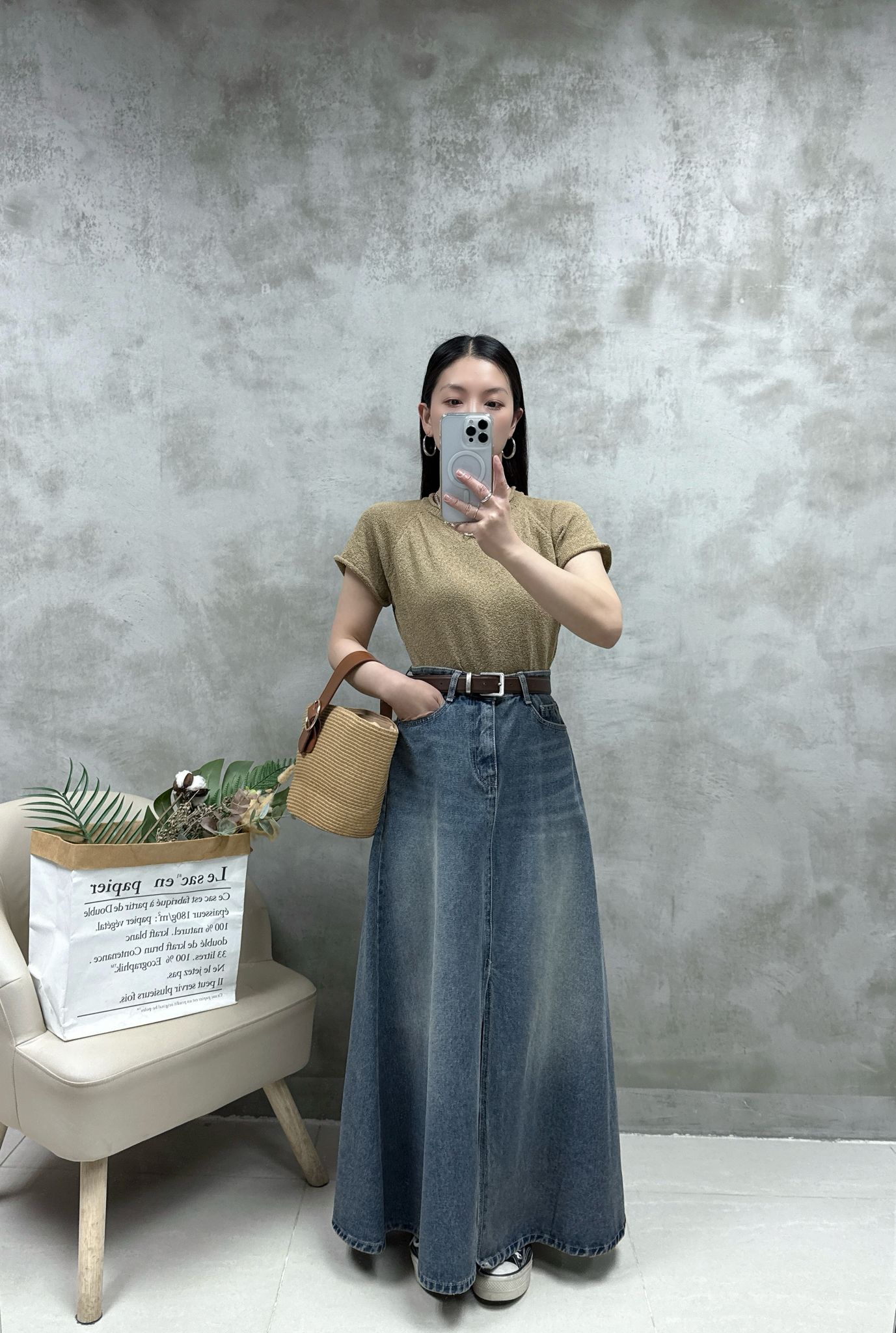 A09 捲邊凈色針織Top