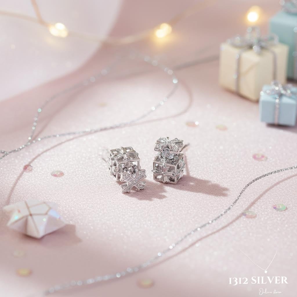 S925 - EE0336 Platinum-Coated Ornate Cube Stud Earrings