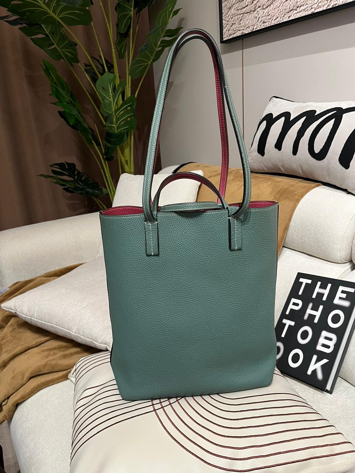 Moynat tote bag reversible calfskin  ,100%Authentic,98%new✅Dust bag