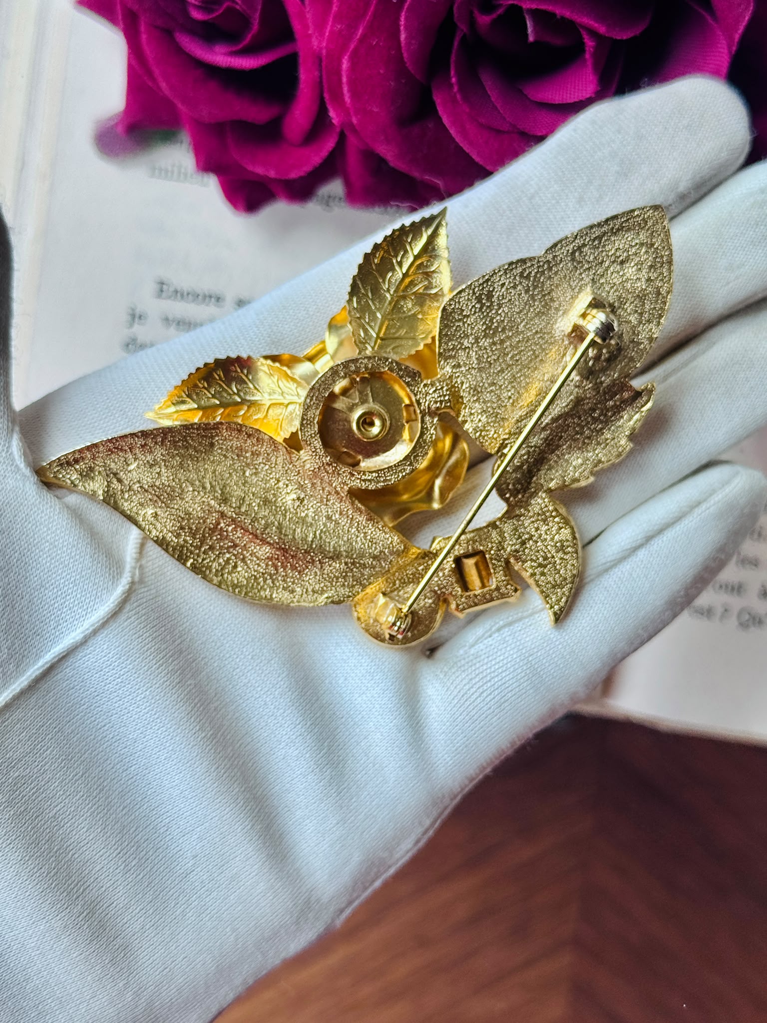 C.a. 1980s Champagne Gold Tone Rose Statement Brooch (MT2589-20)