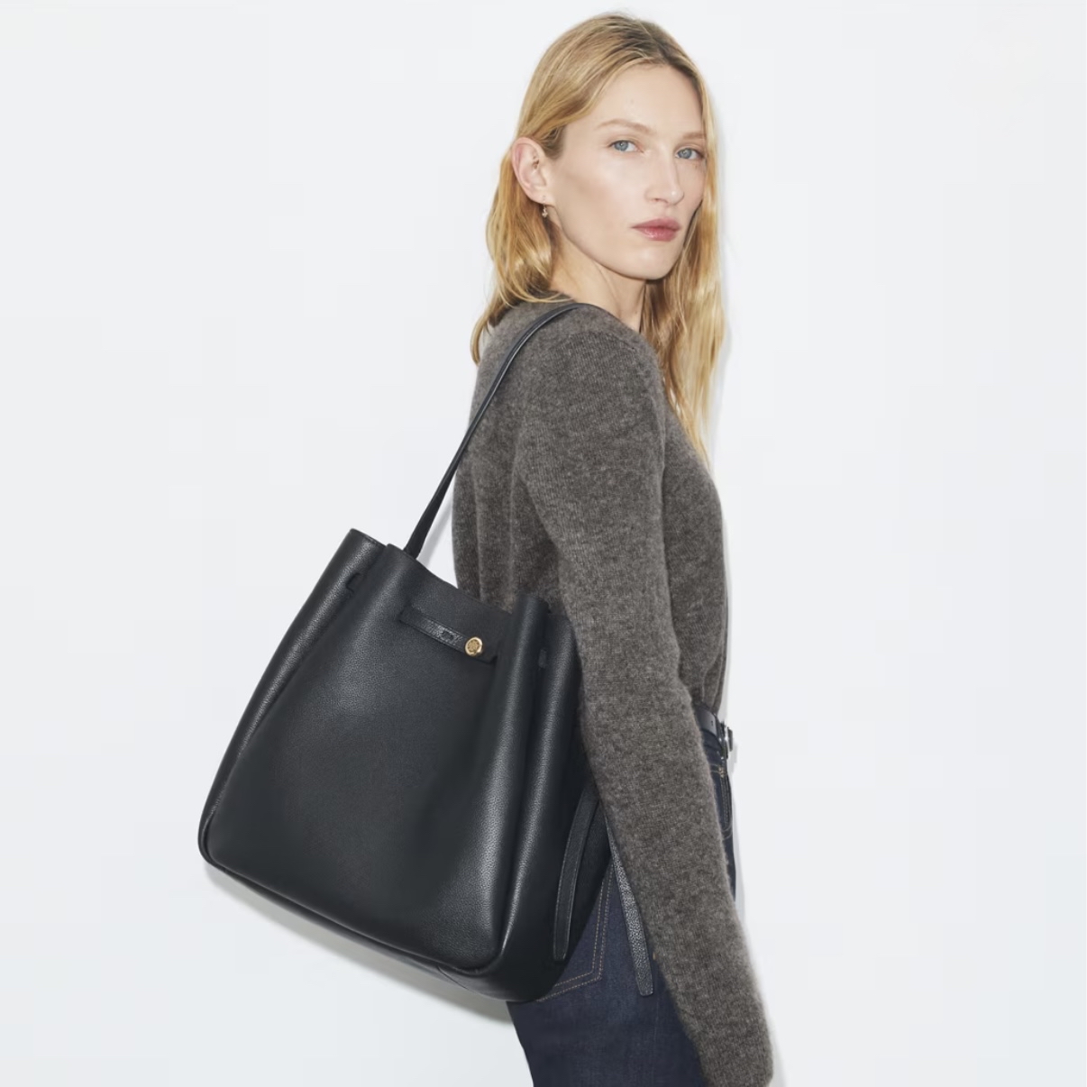 LARGE ROMY BUCKET BAG
