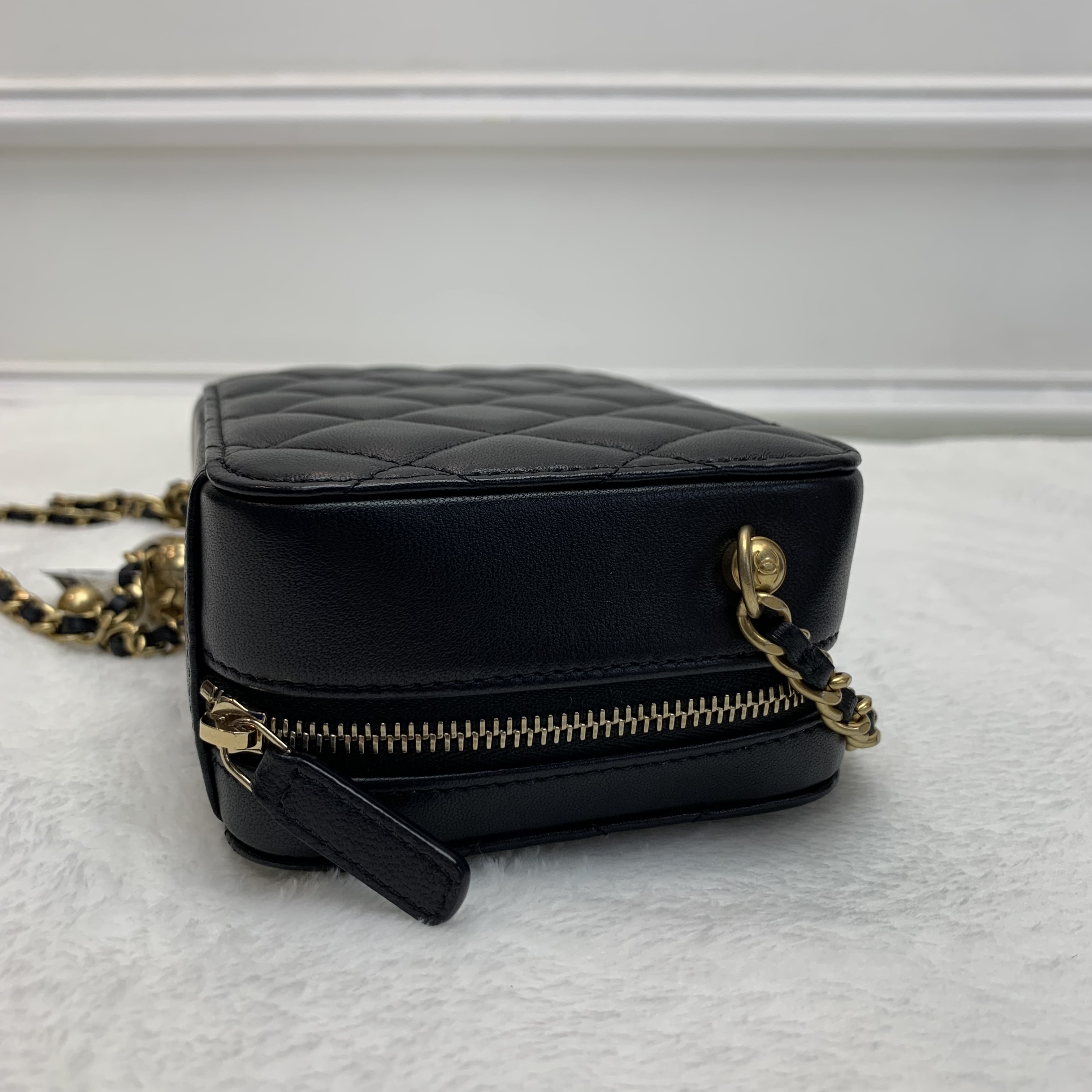 罕見六折❣️Chanel金球黑色相機包