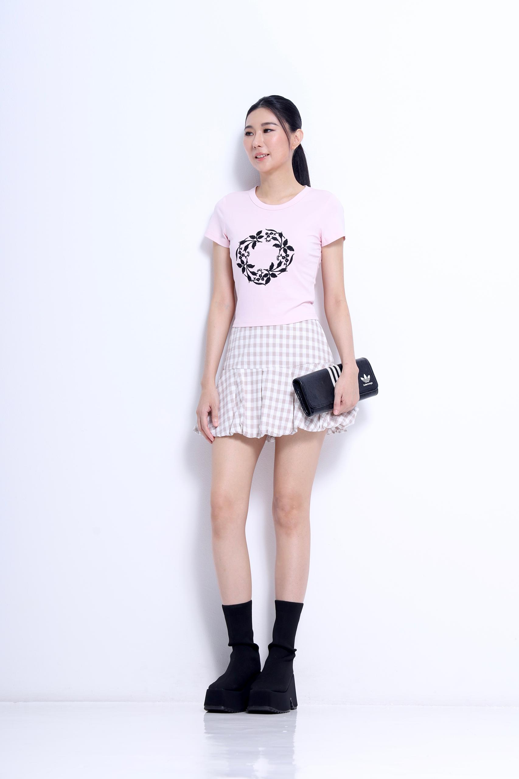 CB2768 Floral Wreath Embroidered Crop Tee