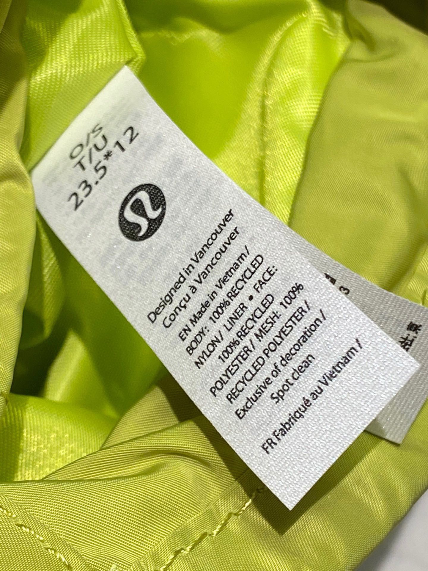 $138隻。2隻起$128隻。lulu純原water bottle斜孭水壺包