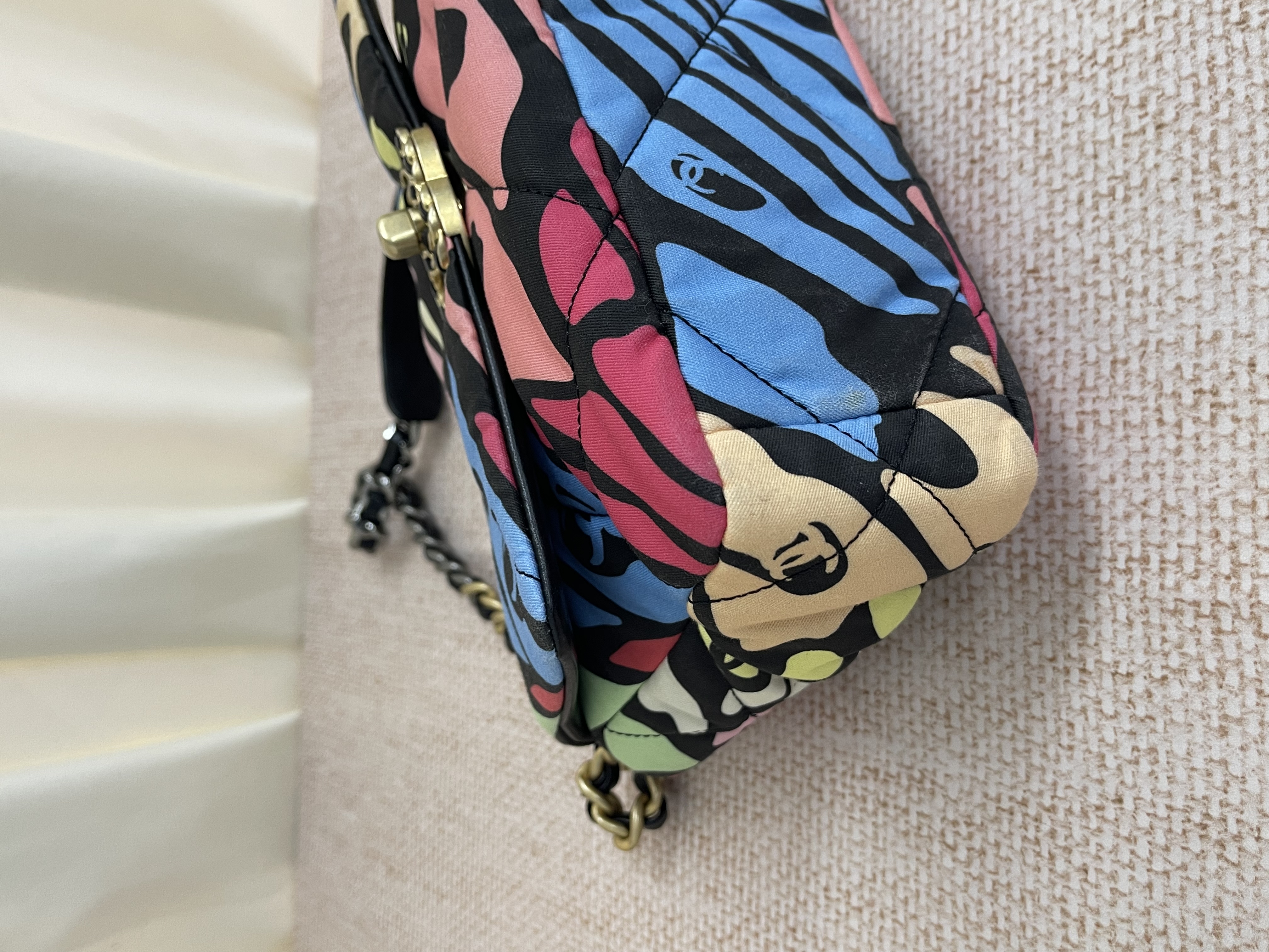 Pre-owned Chanel 19 Bag/ Product Code: 26041513