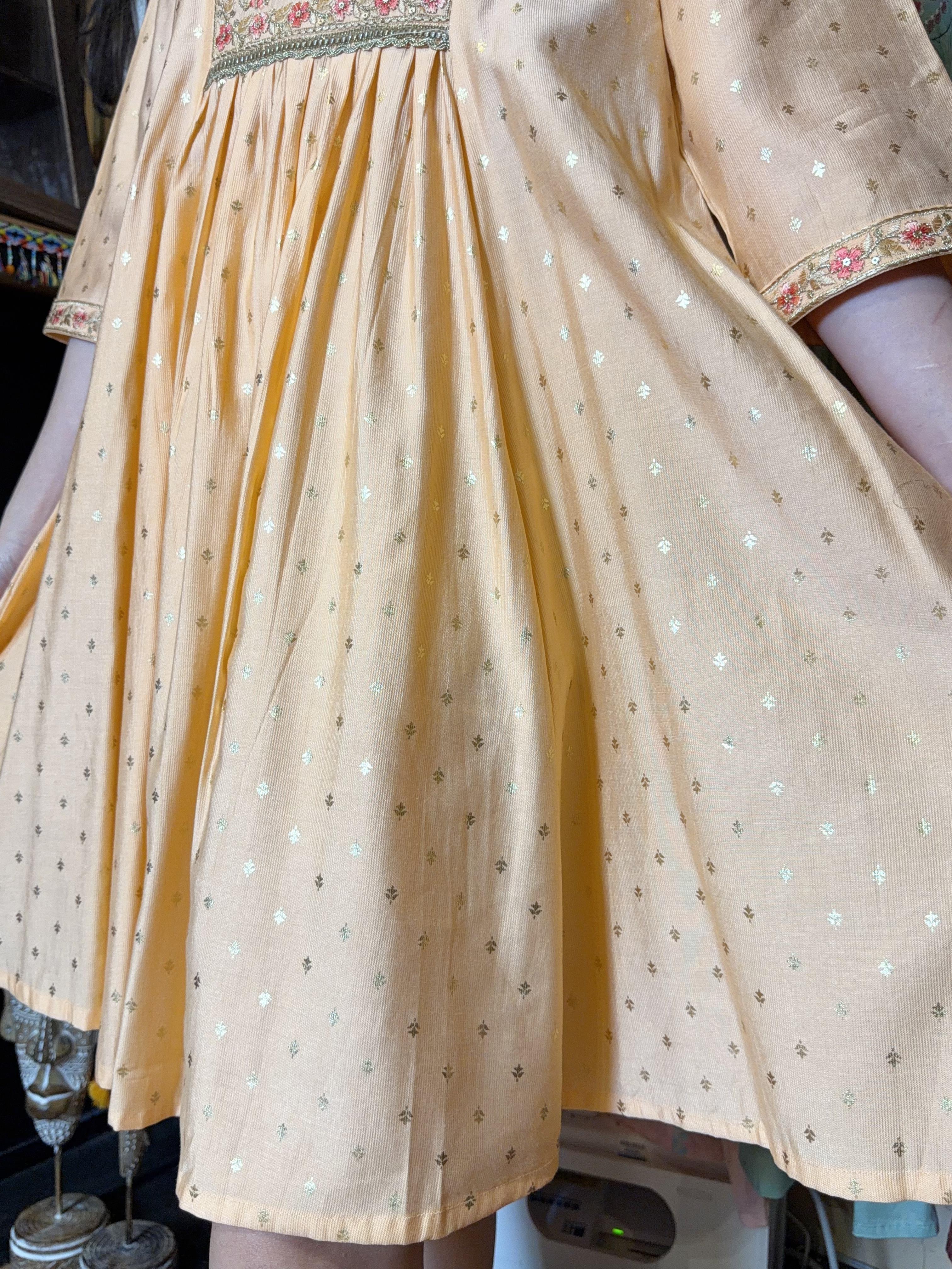 Shrimp Orange V-Neck Emb. Short OP 36" #1105