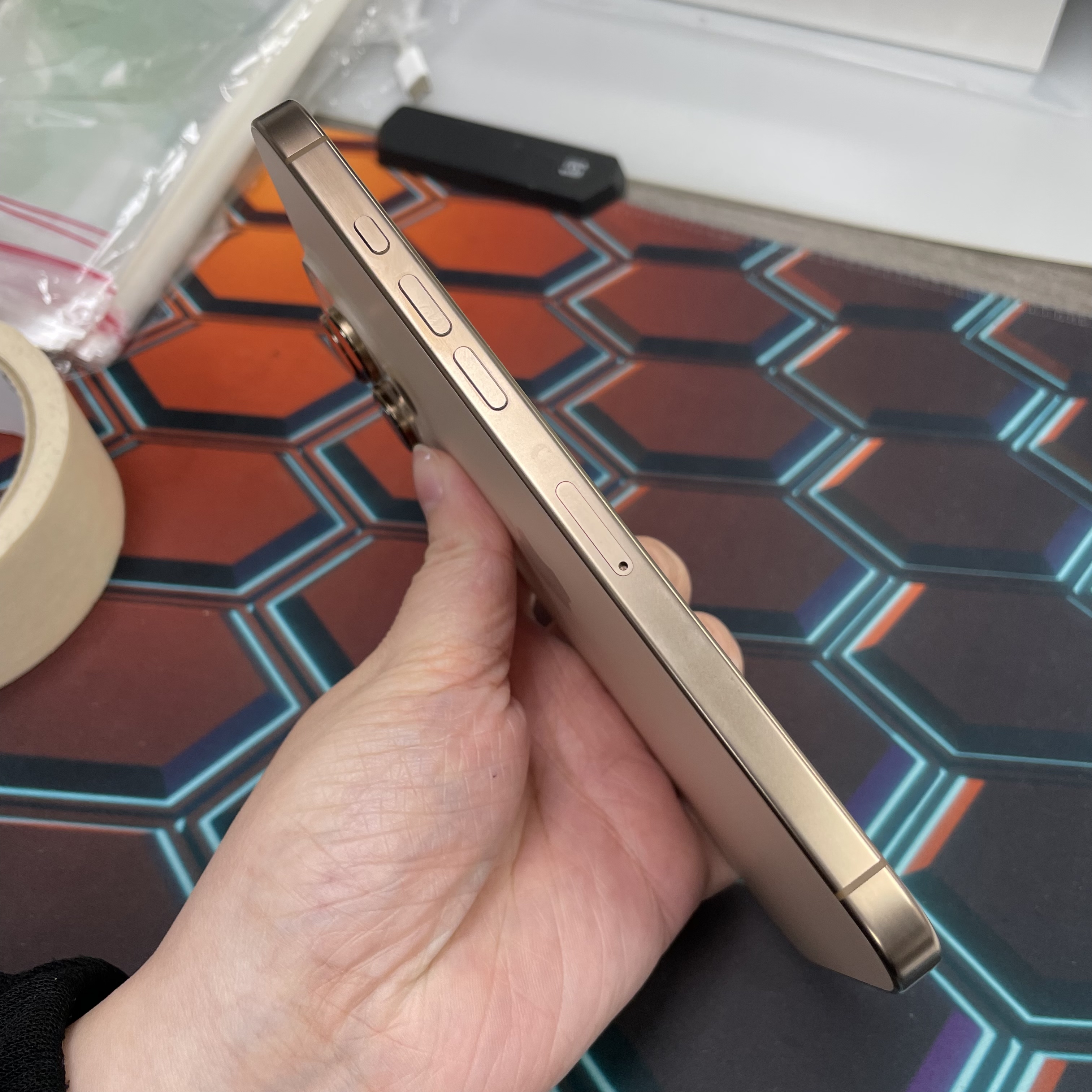 *7977 16 pro max 勁靚機 512GB 電93 沙色 gold