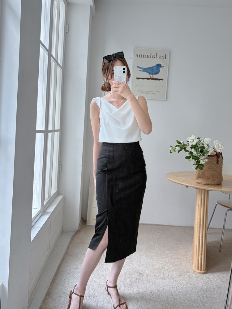 Front Slit Pencil Skirt (Black)