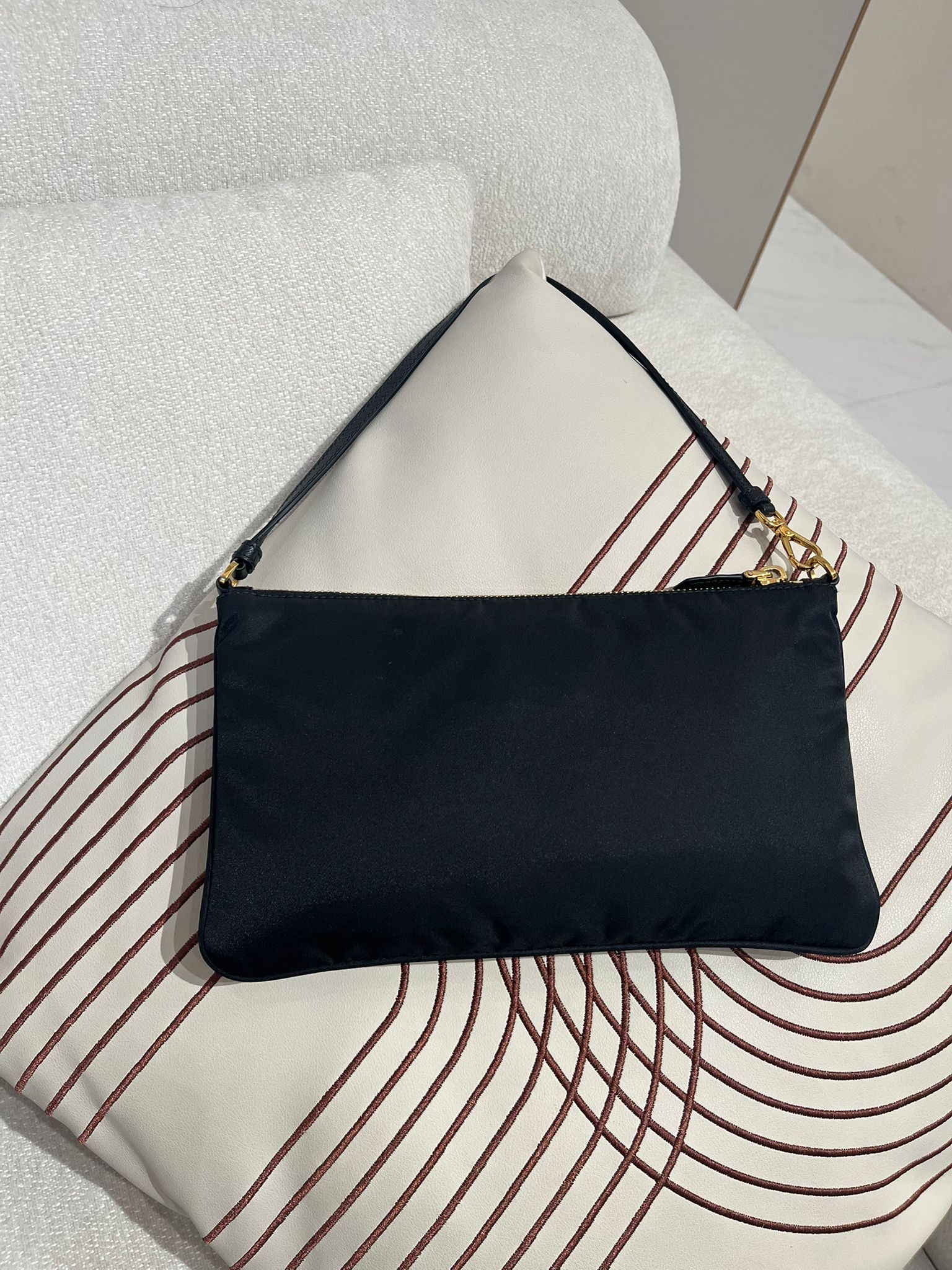 Prada nylon bag zip pouch 黑金 100%Authentic,98%new✅dust bag 