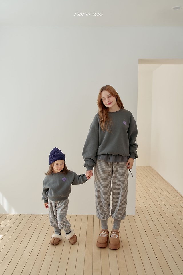 Momoann | Patch Sweatshirt (Charcoal) with Mom