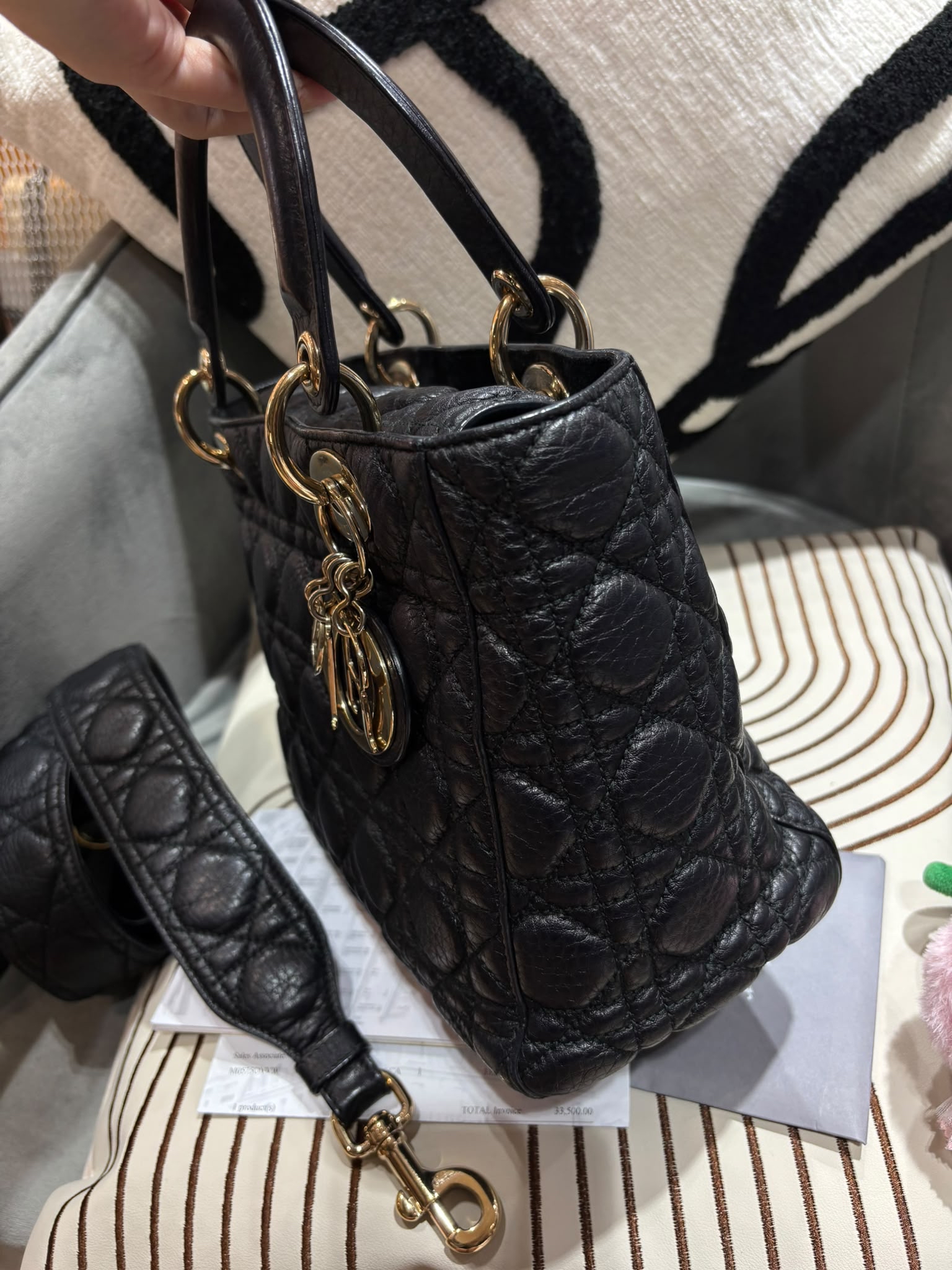 Dior Lady Dior Meidum 黑色牛皮 100%Authentic, 95%New ✅專門店收據18✅ certificate 證書 ✅Dust bag ✅Box