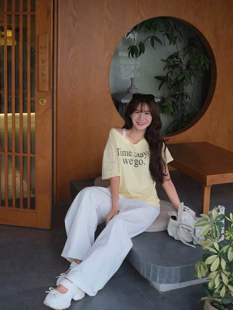 斜肩字母上衣+长裤三件套