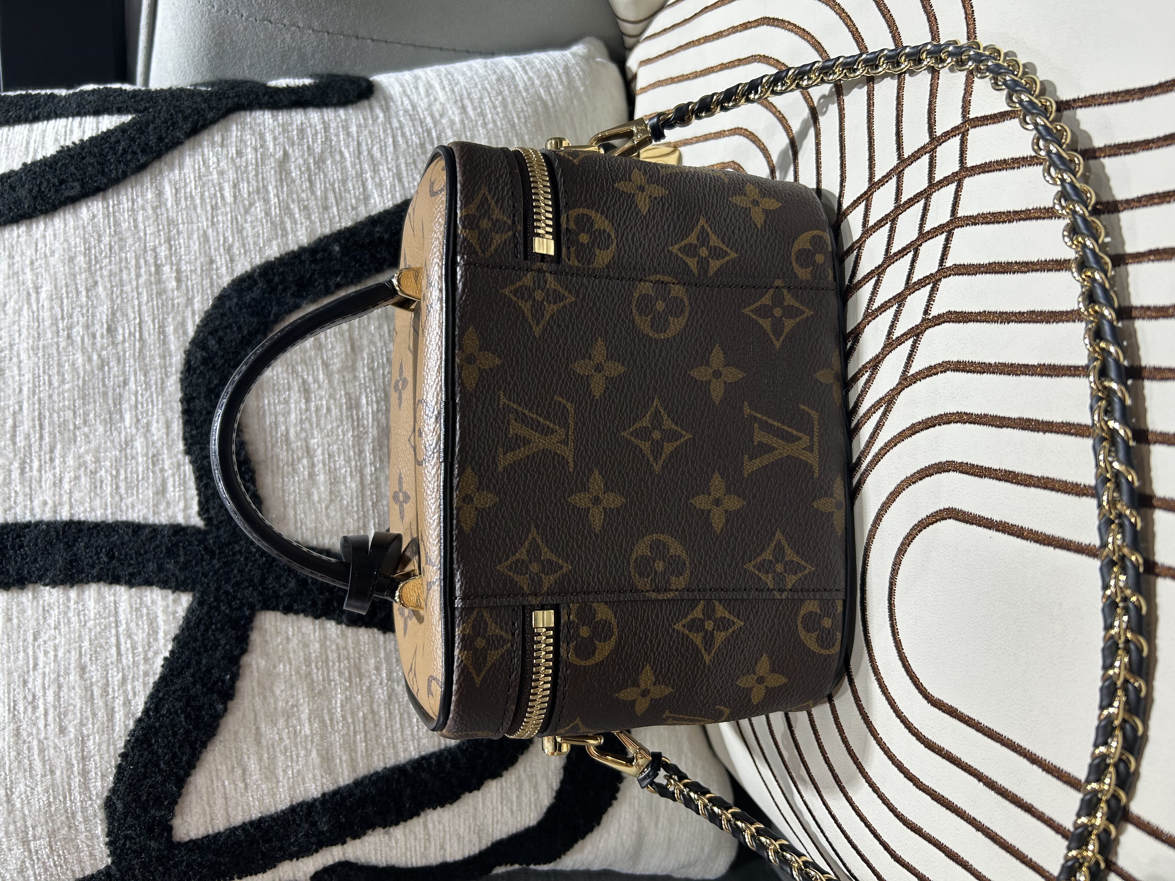 LV Vanity pm 100%Authentic, 98%New ✅NFC✅Key Lock ✅Dust bag