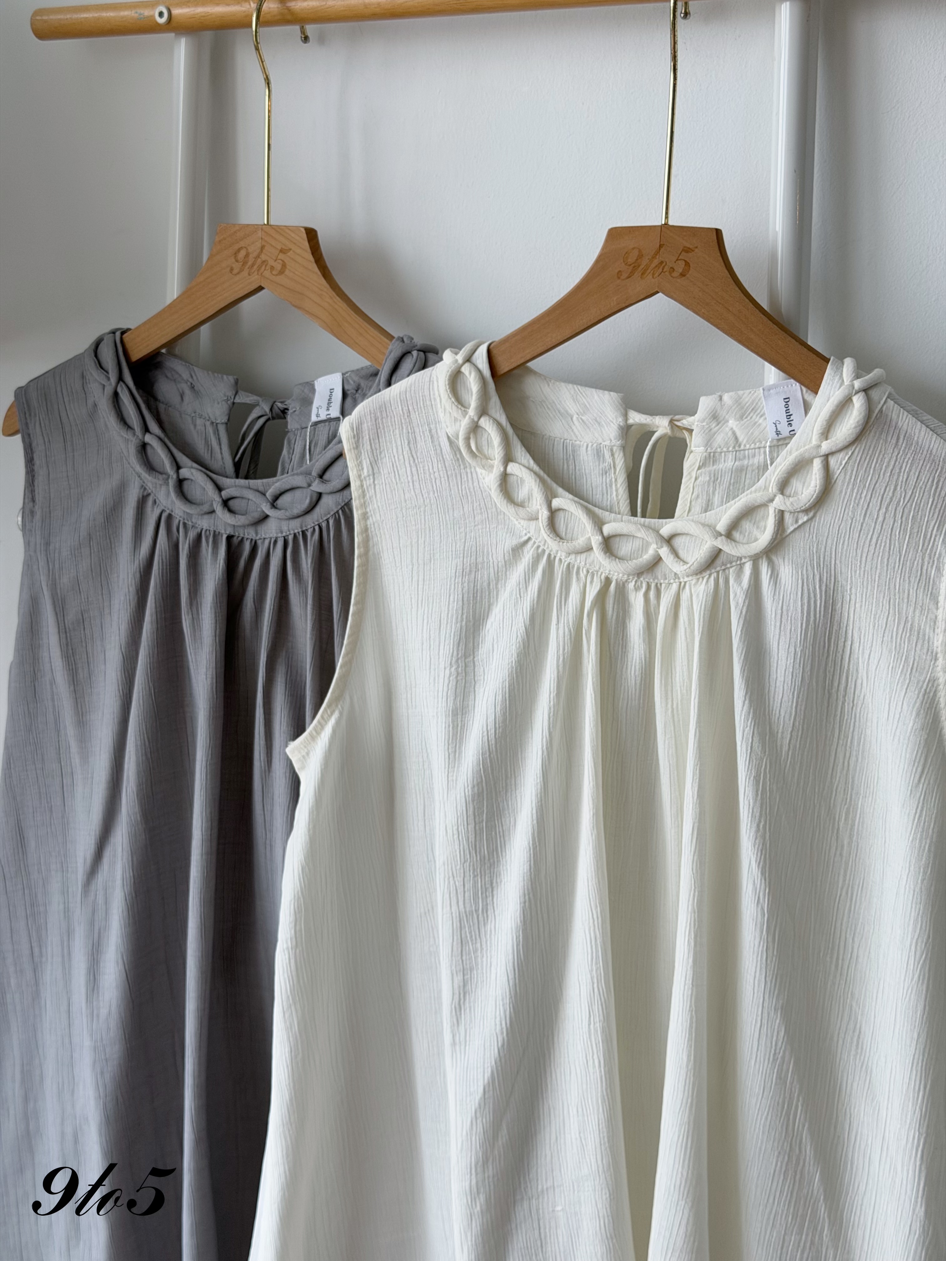 T4494 Sleeveless Linen Blouse - Cream & Grey